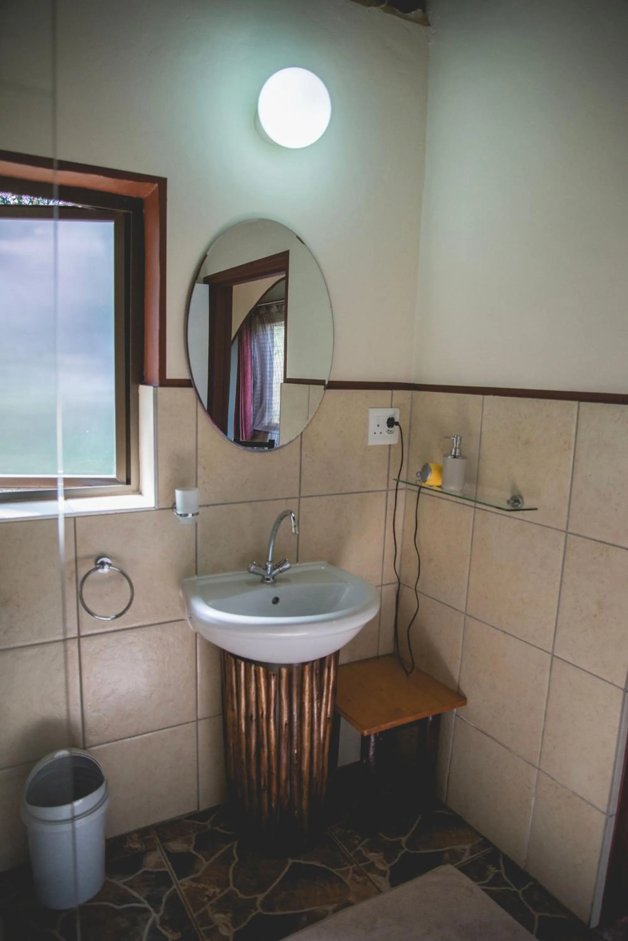 Photo of the whole room in Thokozani Lodge