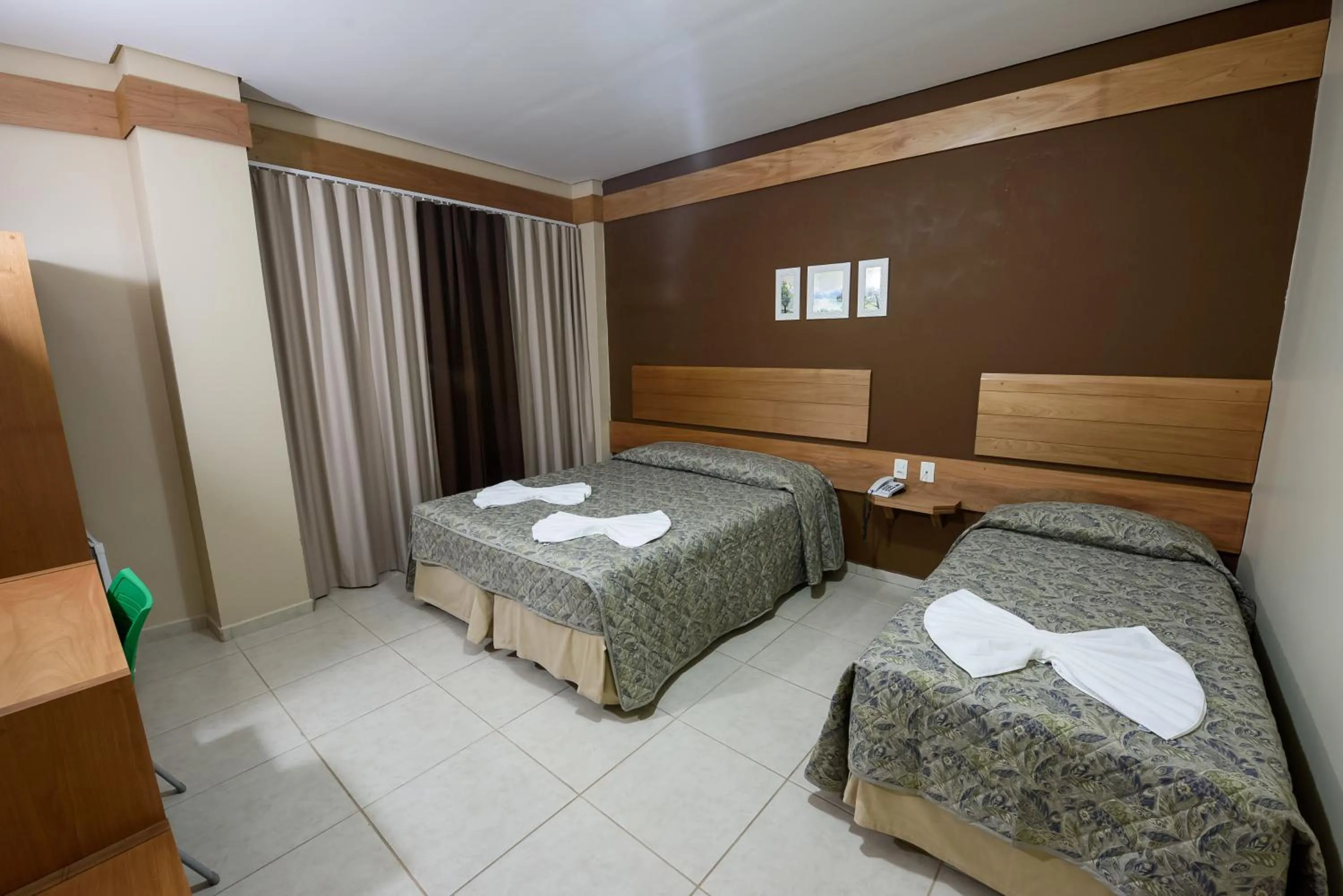 Standard Triple Room (3 Twin Beds) in Prisma Plaza Hotel