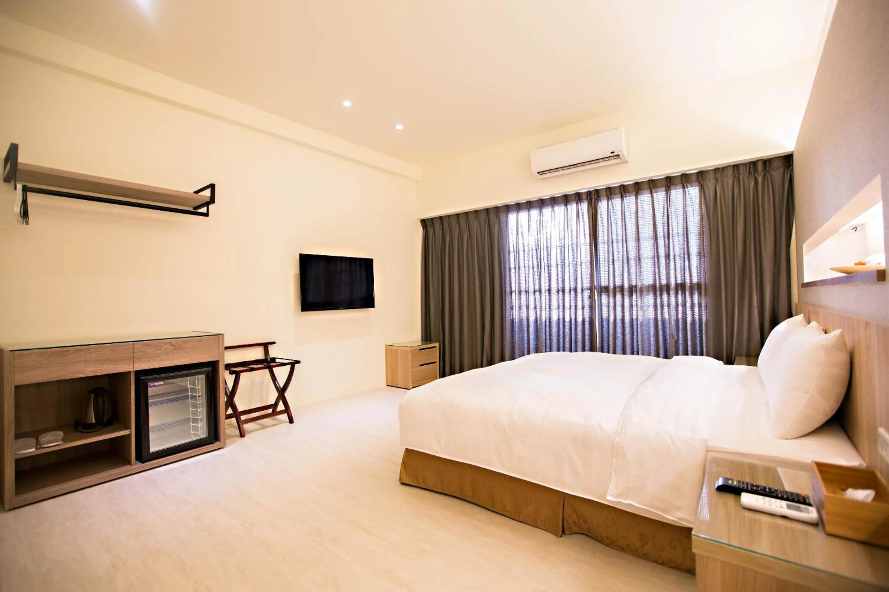 Photo of the whole room, Bed in Traveller-Inn Zhongzheng Library