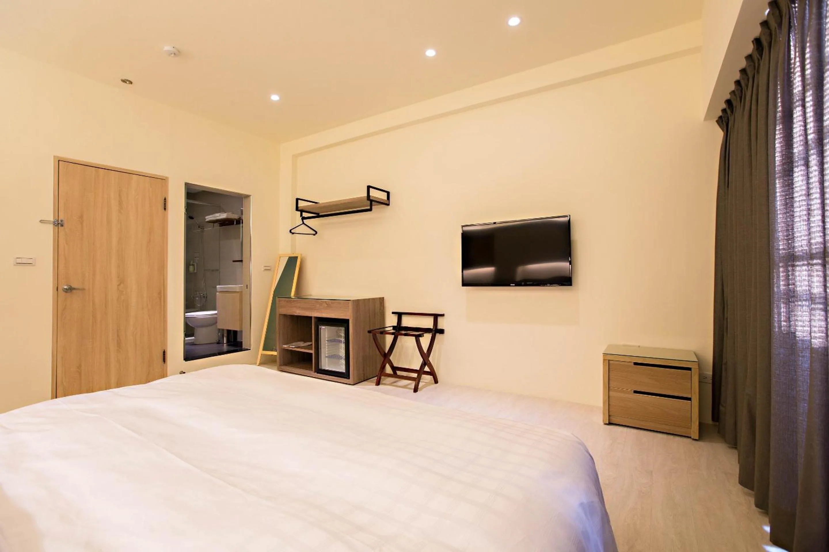 Photo of the whole room, Bed in Traveller-Inn Zhongzheng Library