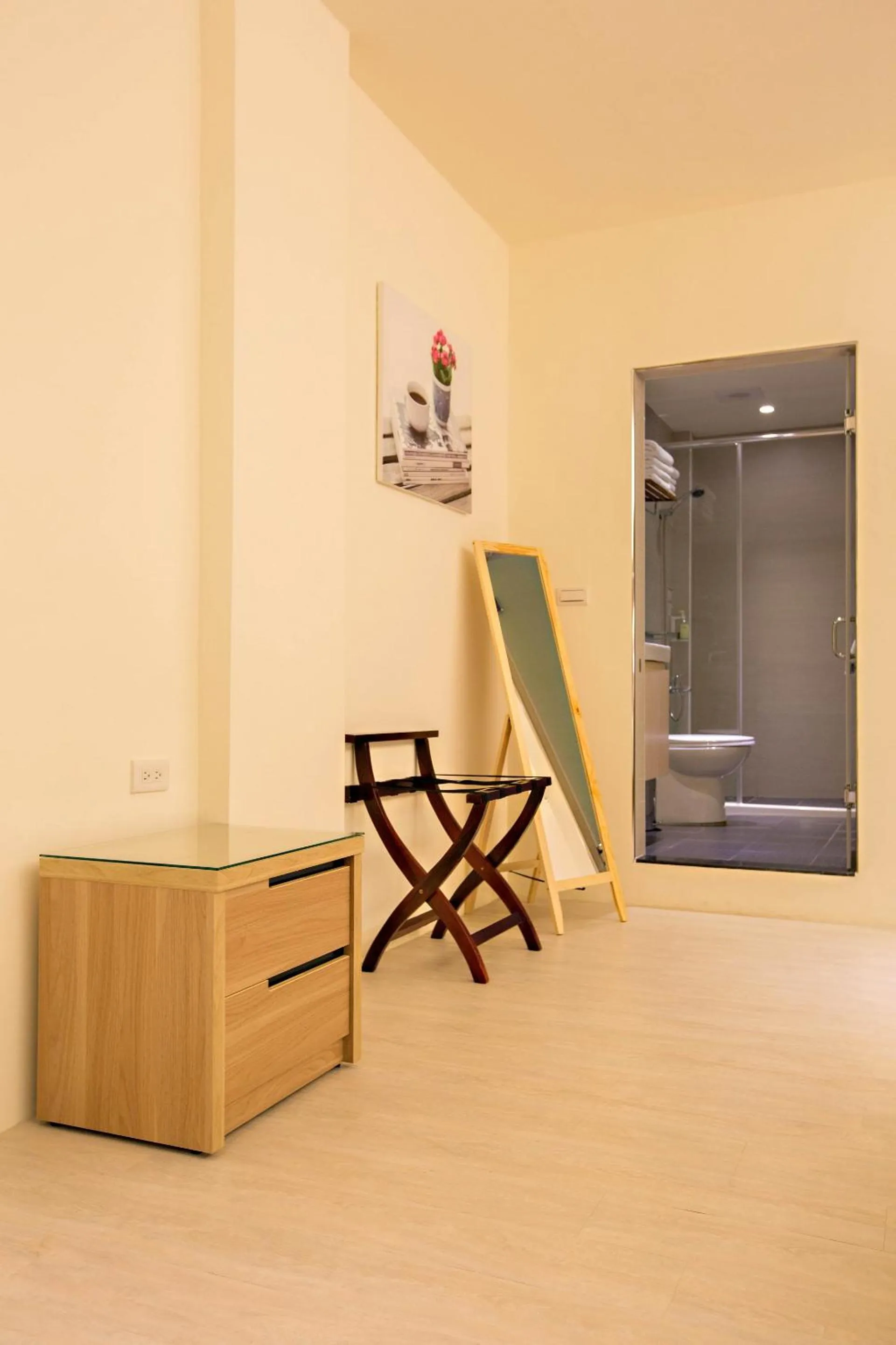 Photo of the whole room in Traveller-Inn Zhongzheng Library