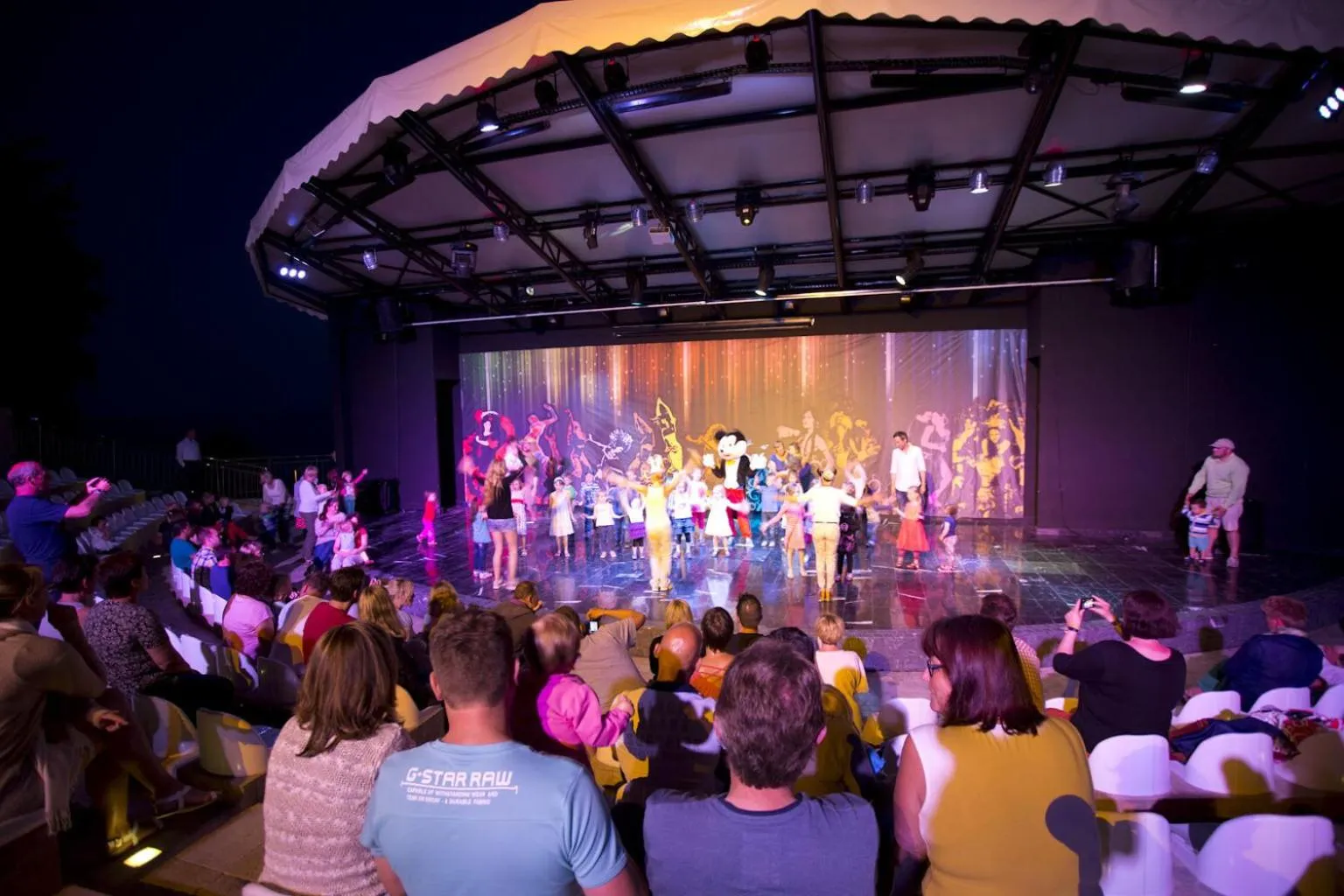 Evening entertainment in Melas Holiday Village