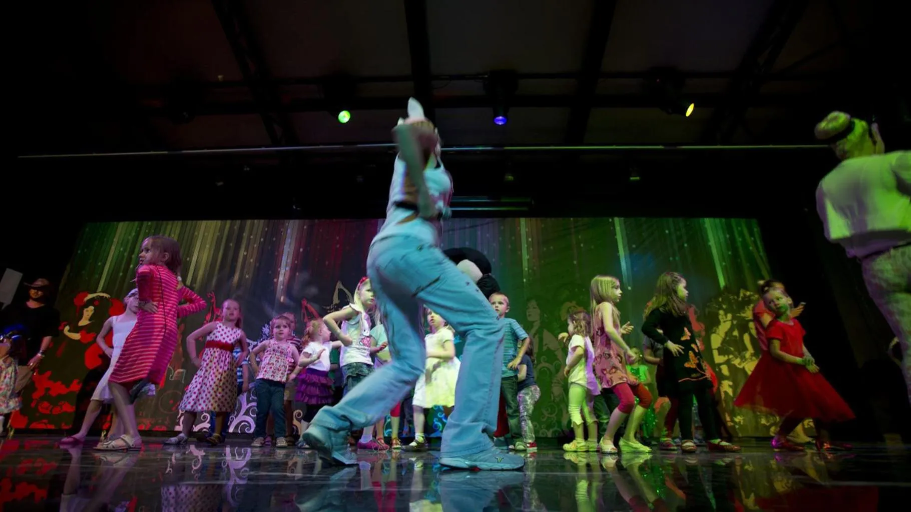 Evening entertainment in Melas Holiday Village