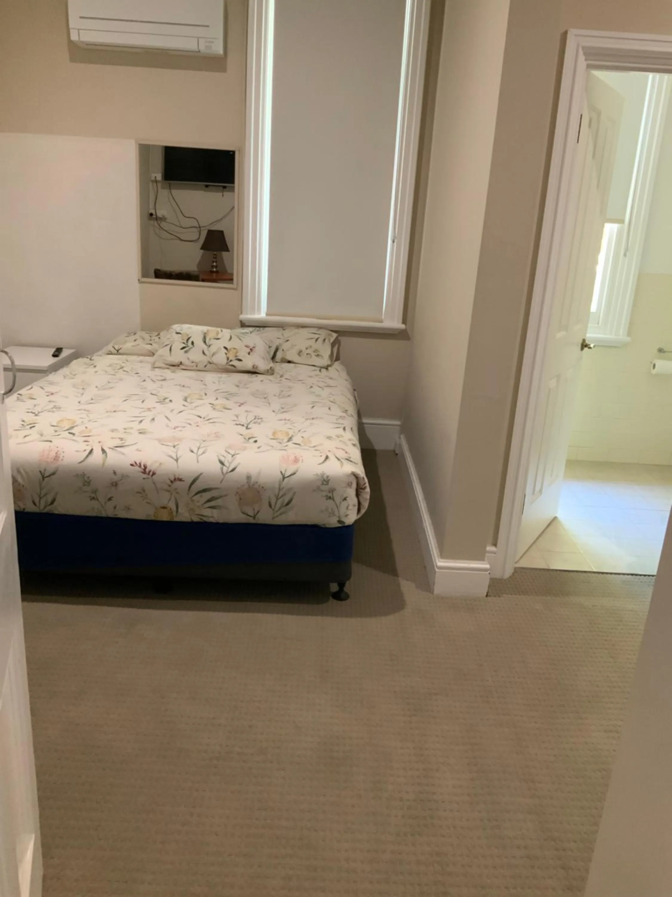 Bed in Northlodge Central City Apartments