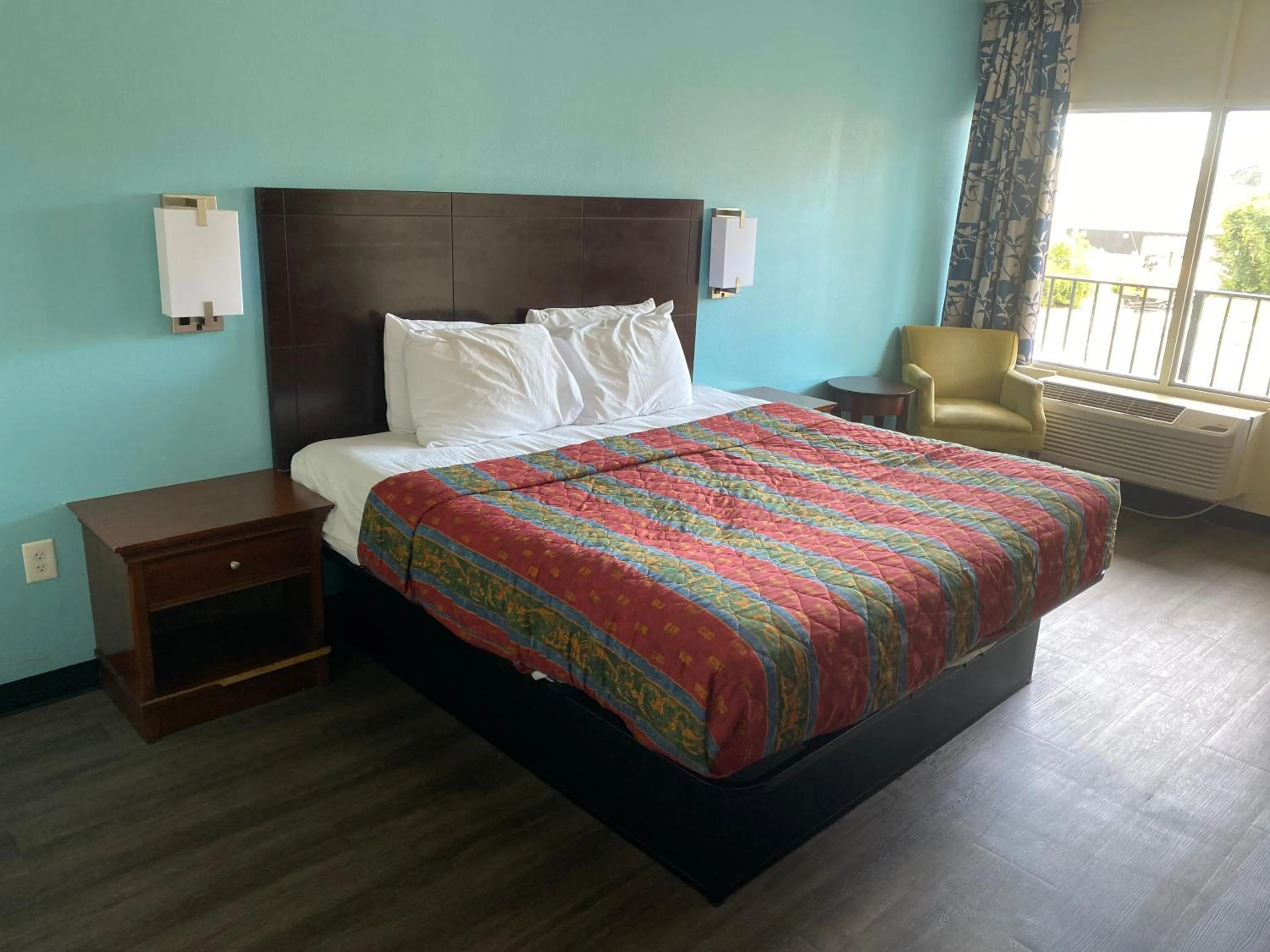 Bed in Havelock inn & suites