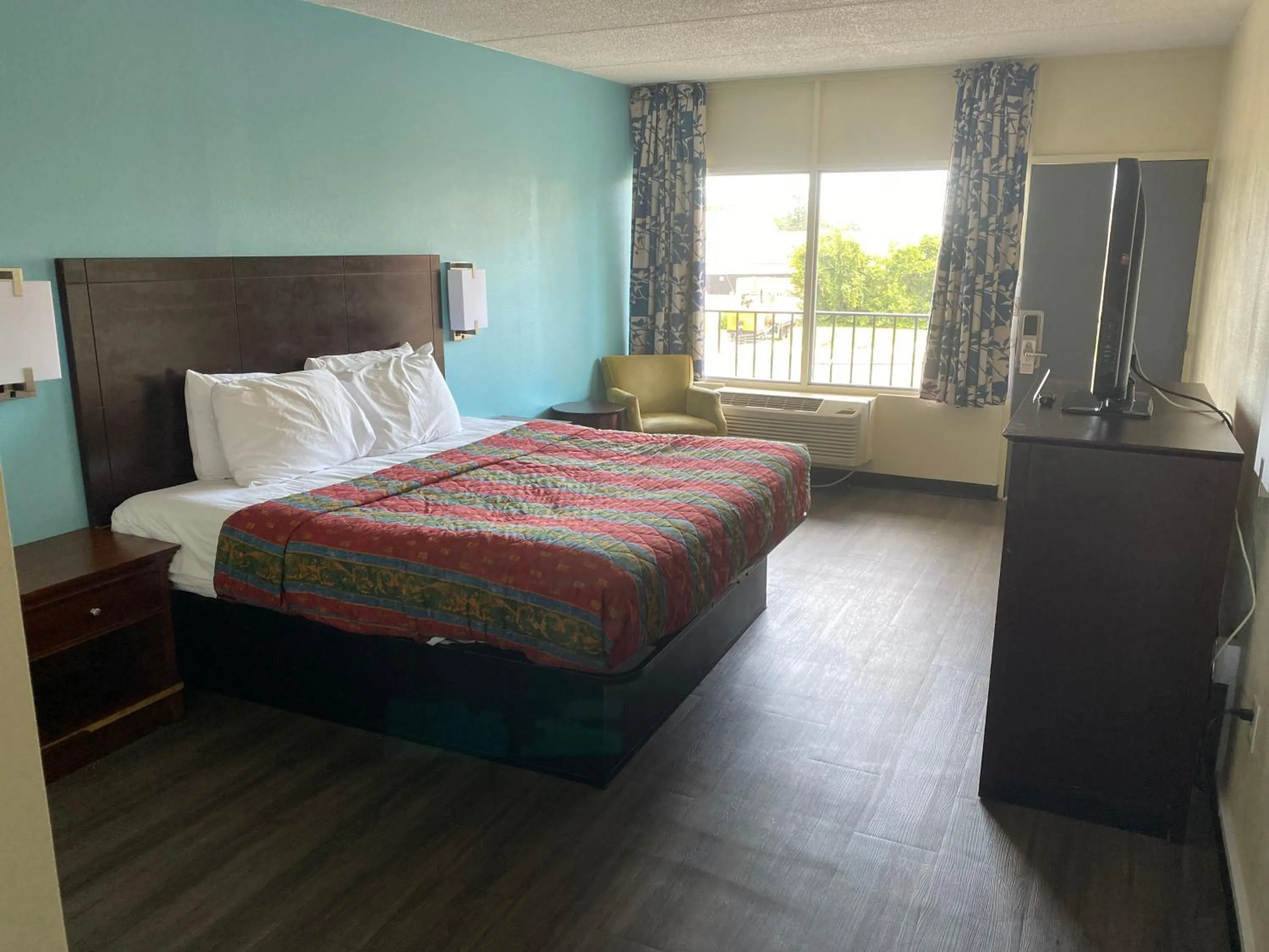 Bed in Havelock inn & suites