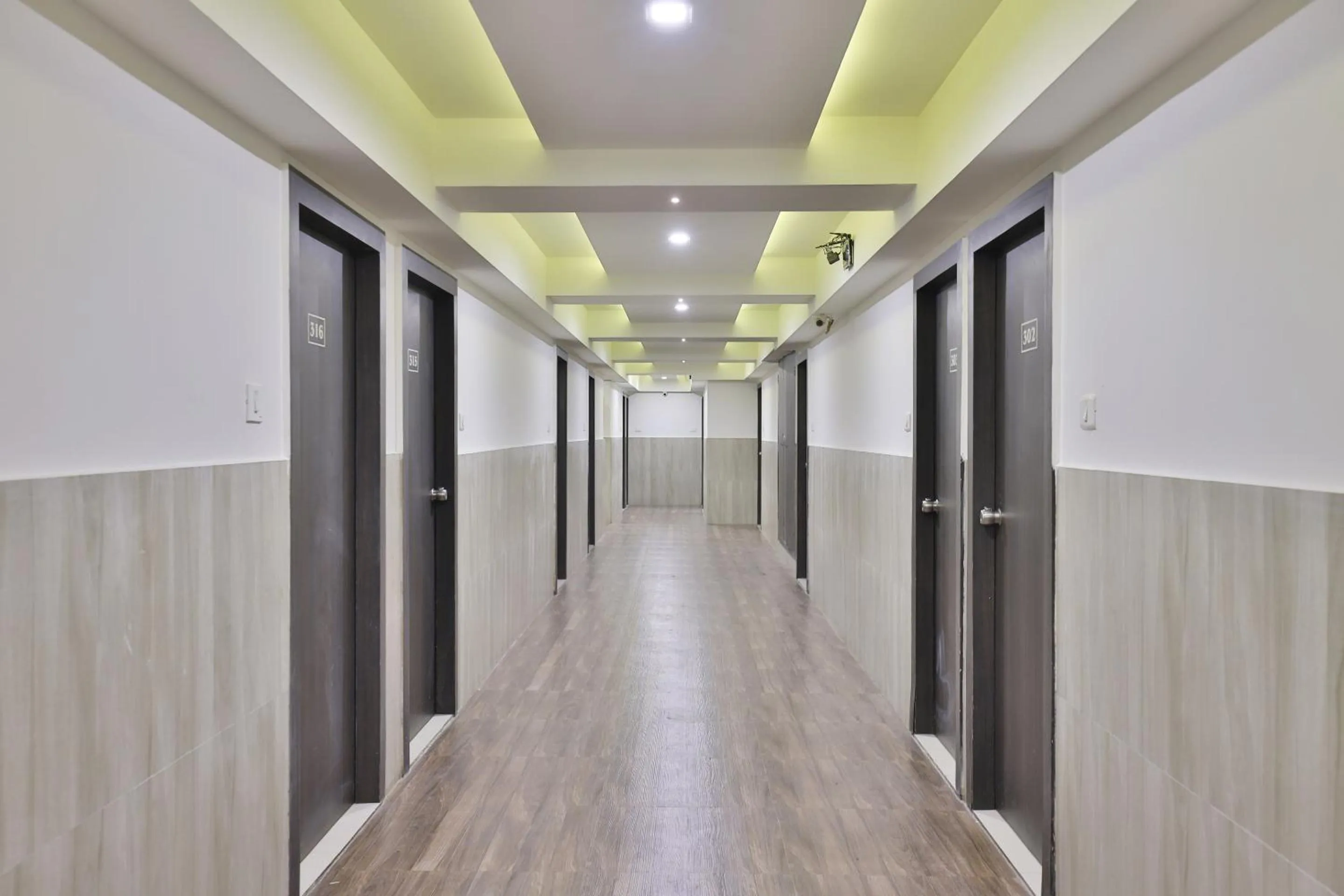 Lobby or reception in Hotel Nova Cross Road