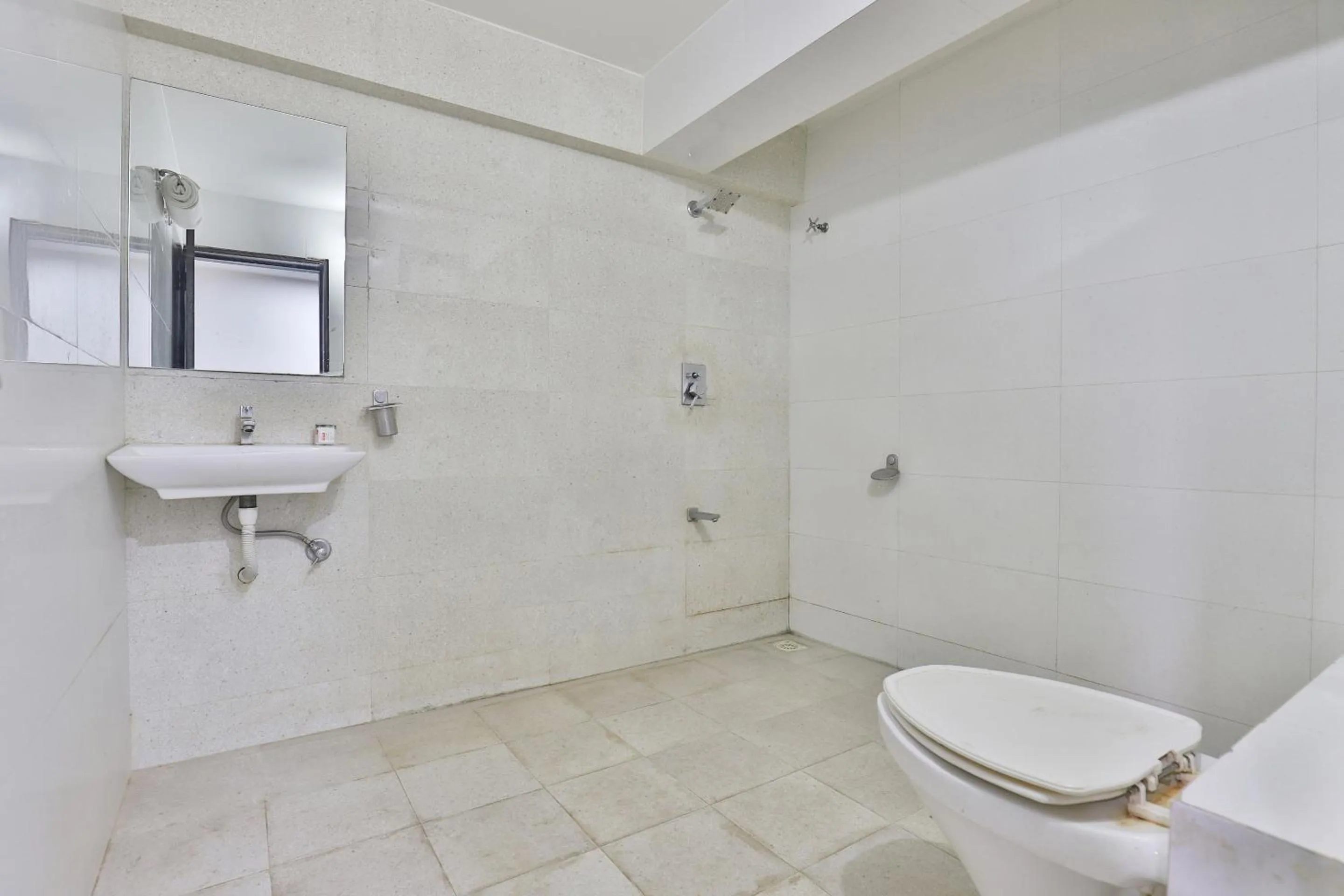 Bathroom in Hotel Nova Cross Road