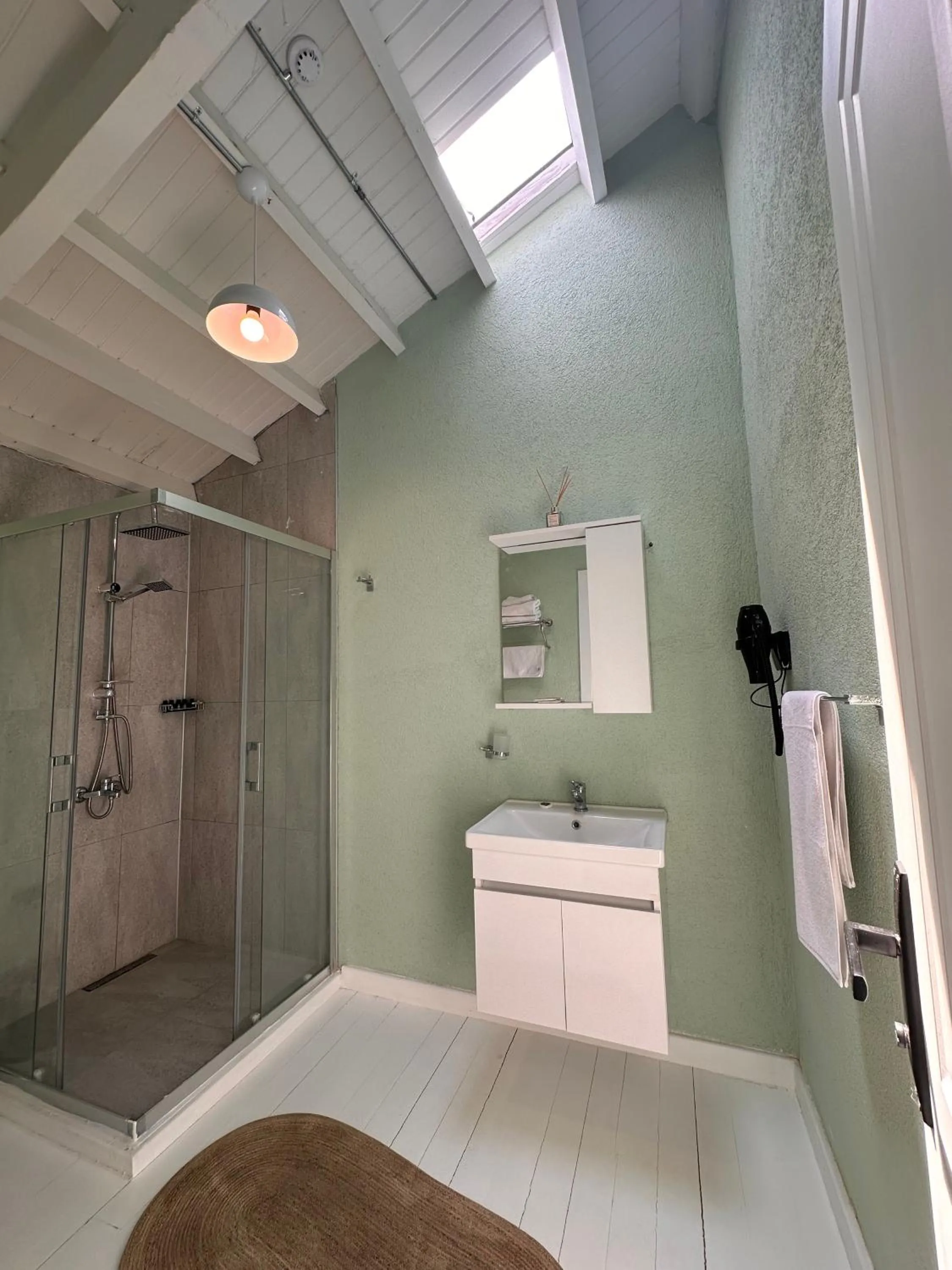 Shower in Hanole Macaron Guest House