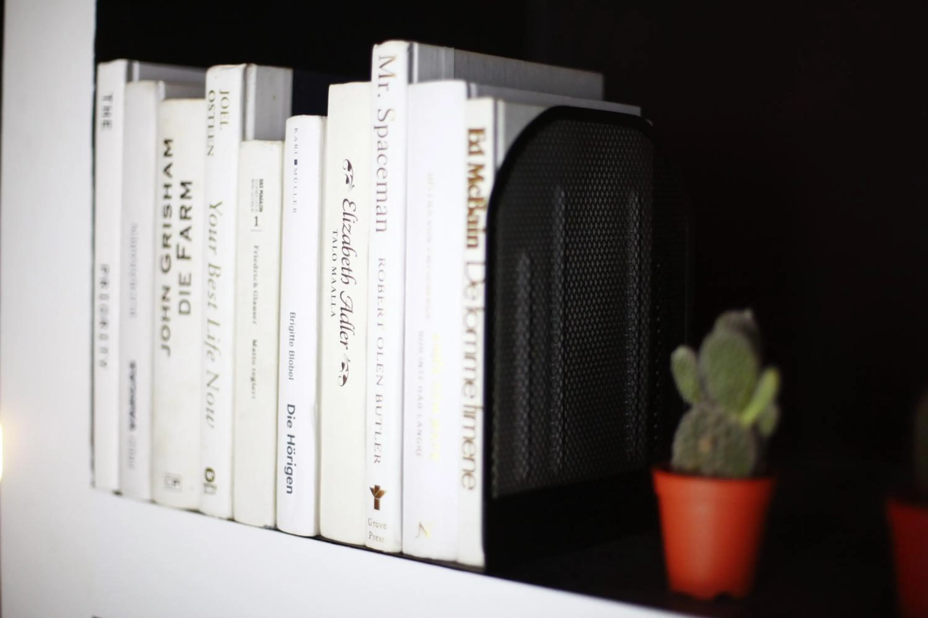 Library in Blu Monkey Hub and Hotel Phuket Town- Free All Day Coworking space