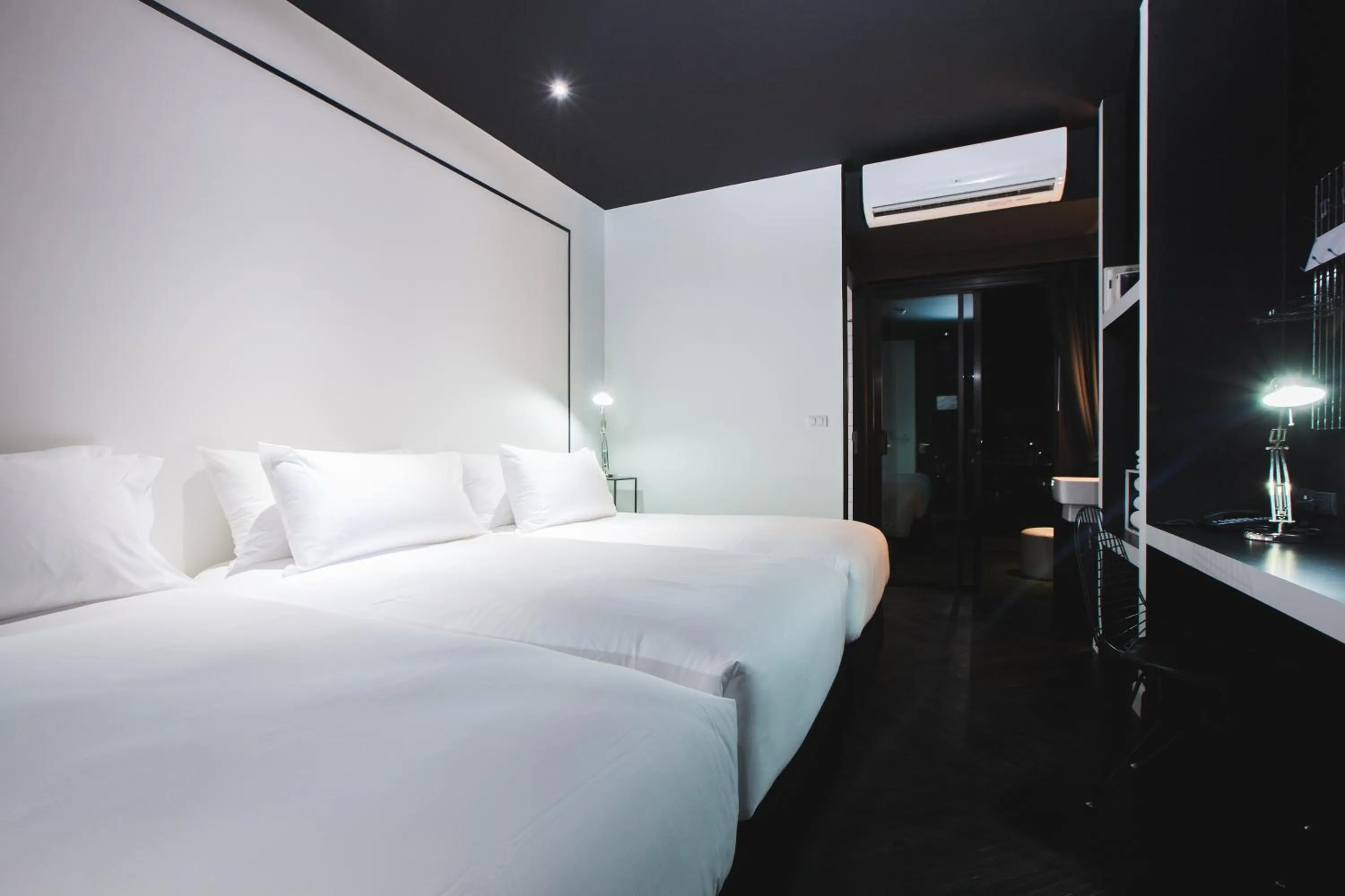 Bed in Blu Monkey Hub and Hotel Phuket Town- Free All Day Coworking space