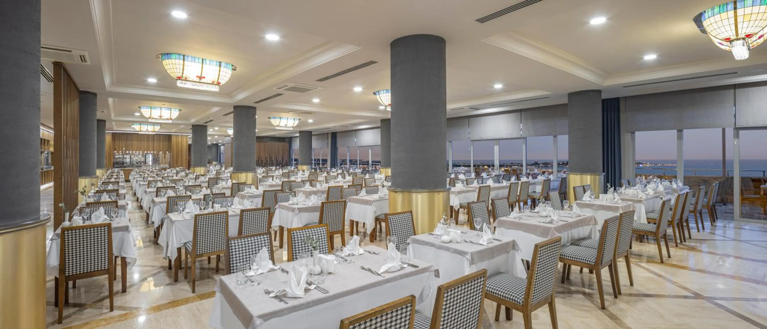 Restaurant/places to eat in Melas Resort Hotel