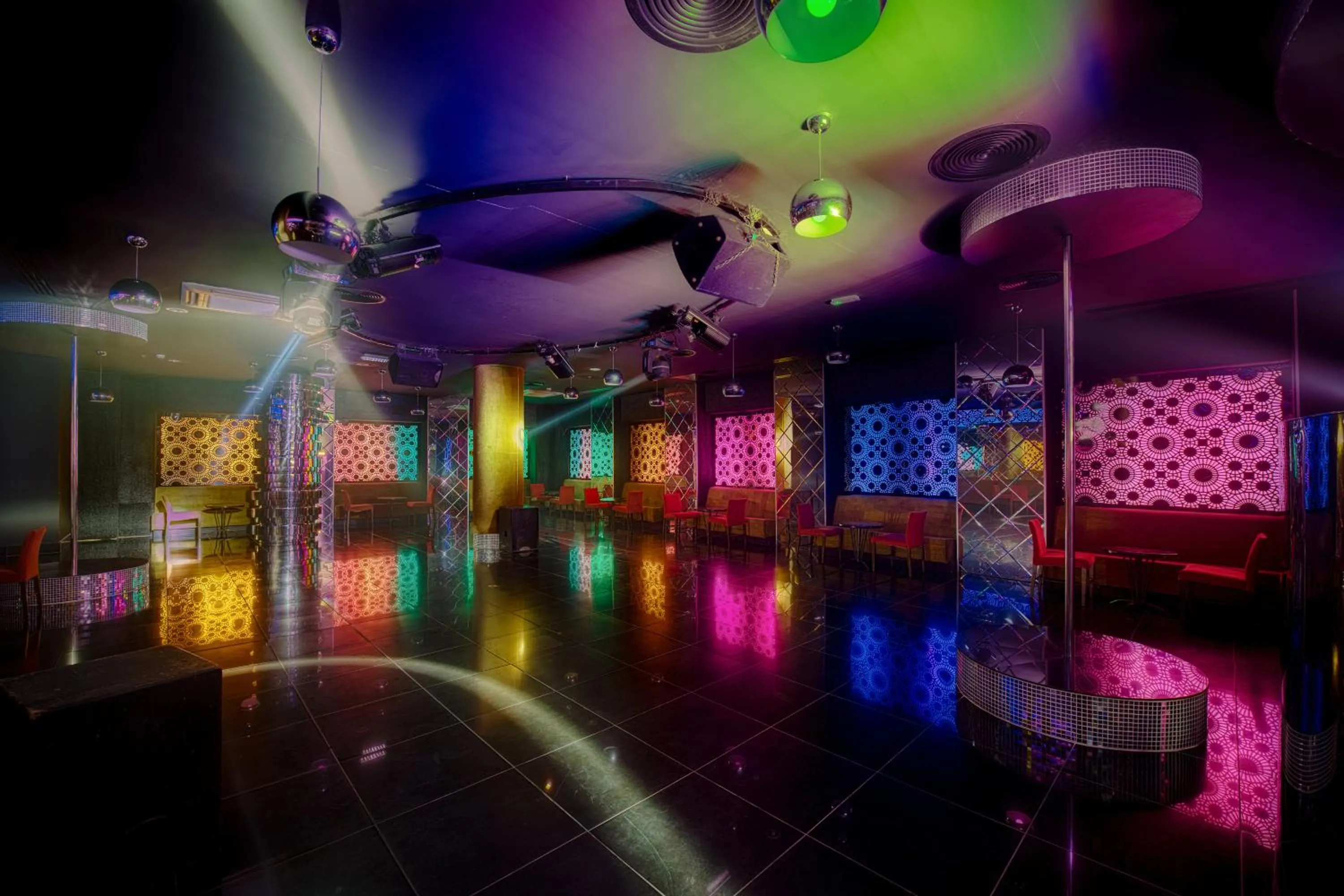 Evening entertainment in Melas Resort Hotel