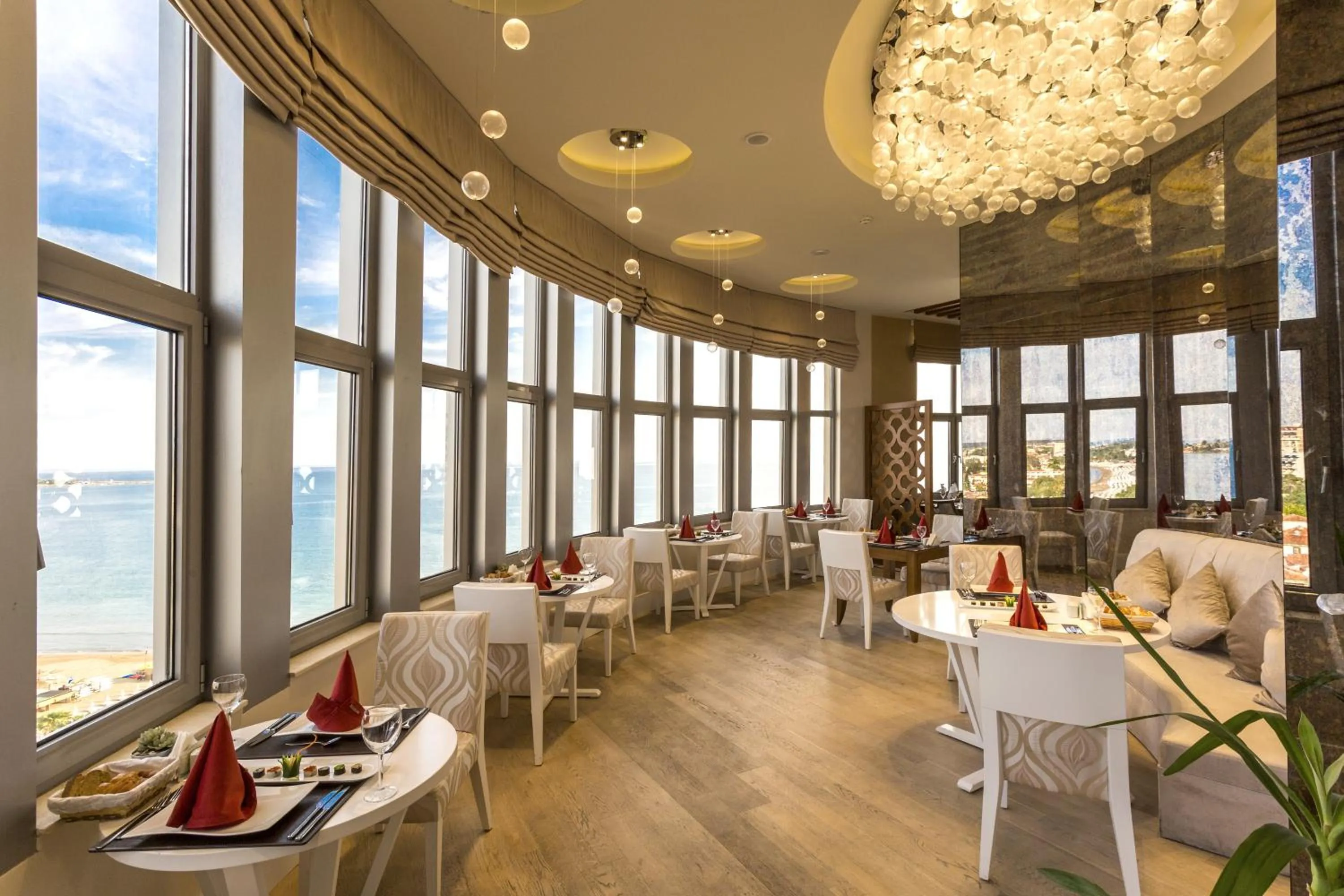 Restaurant/places to eat in Melas Resort Hotel