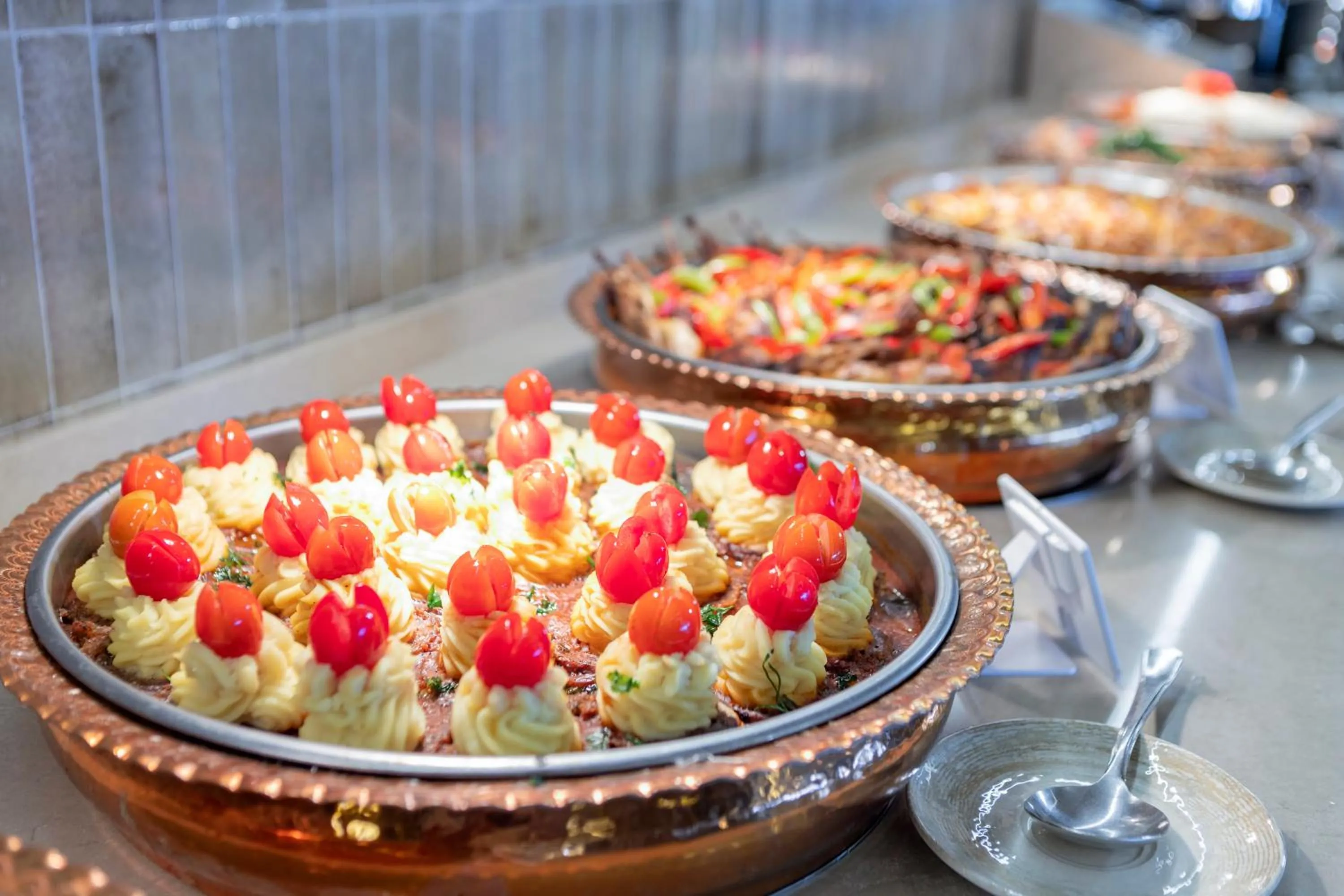 Food and drinks in Melas Resort Hotel