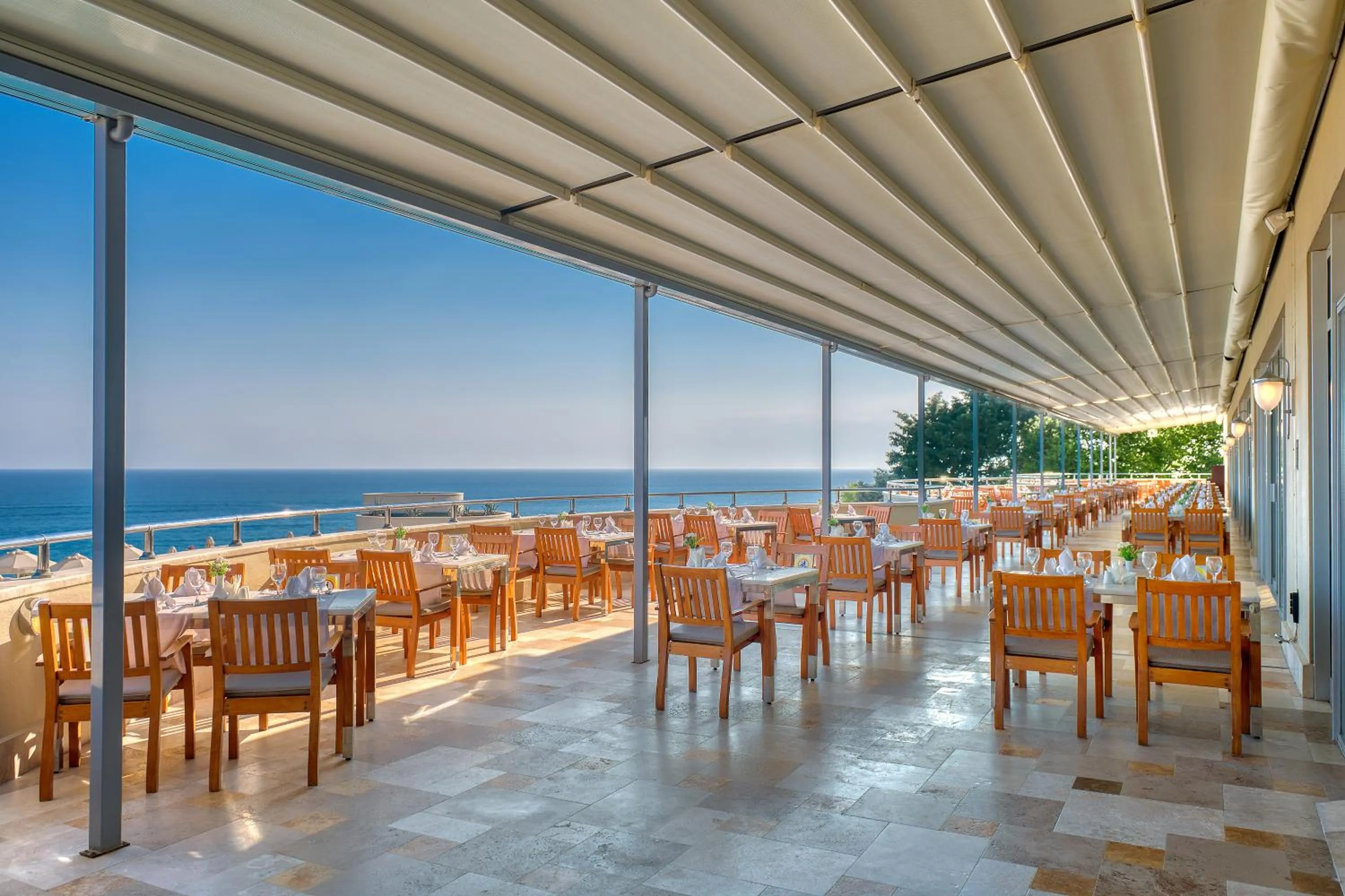 Restaurant/places to eat in Melas Resort Hotel