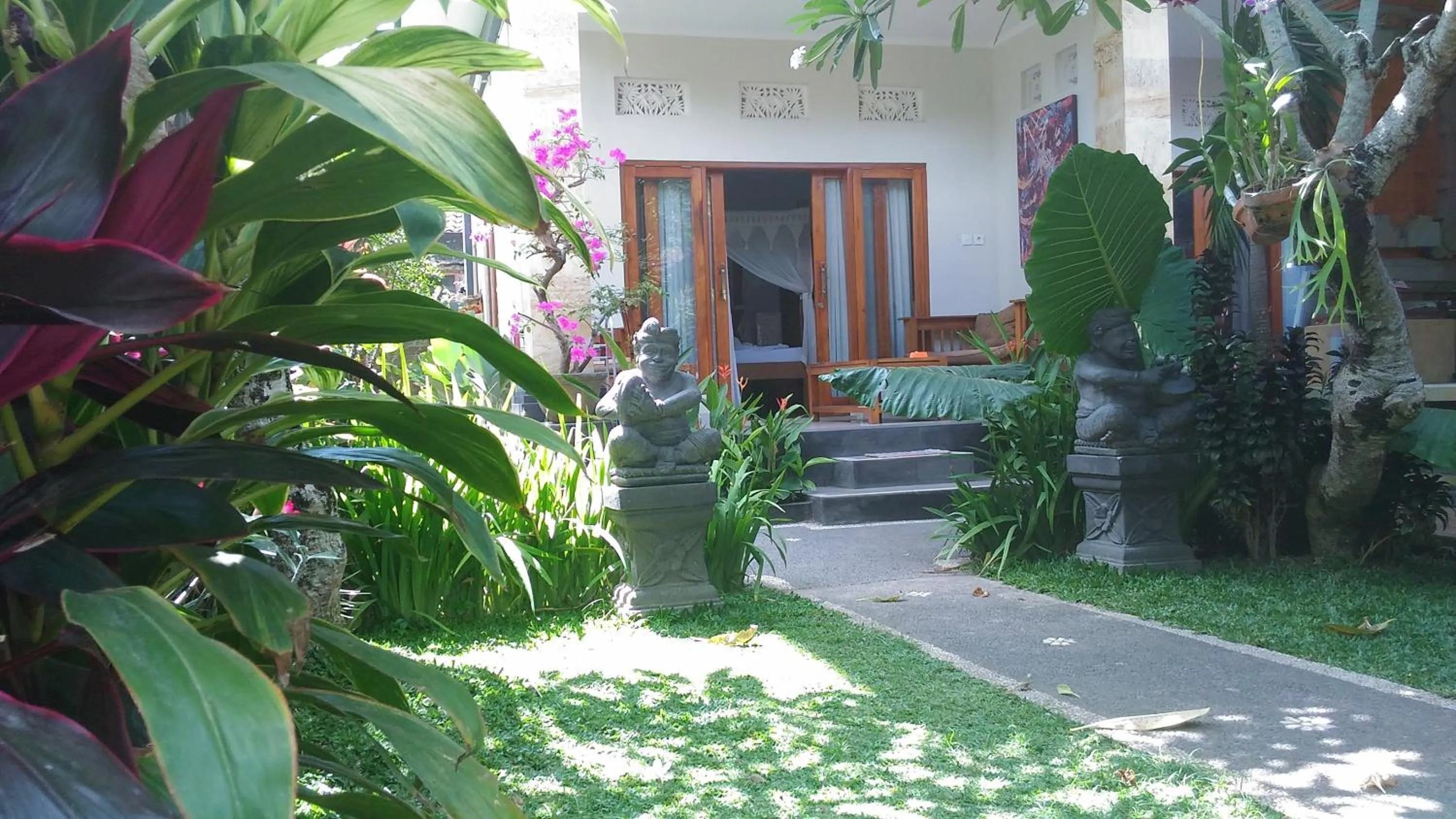 Facade/entrance in Suryadina Guest House