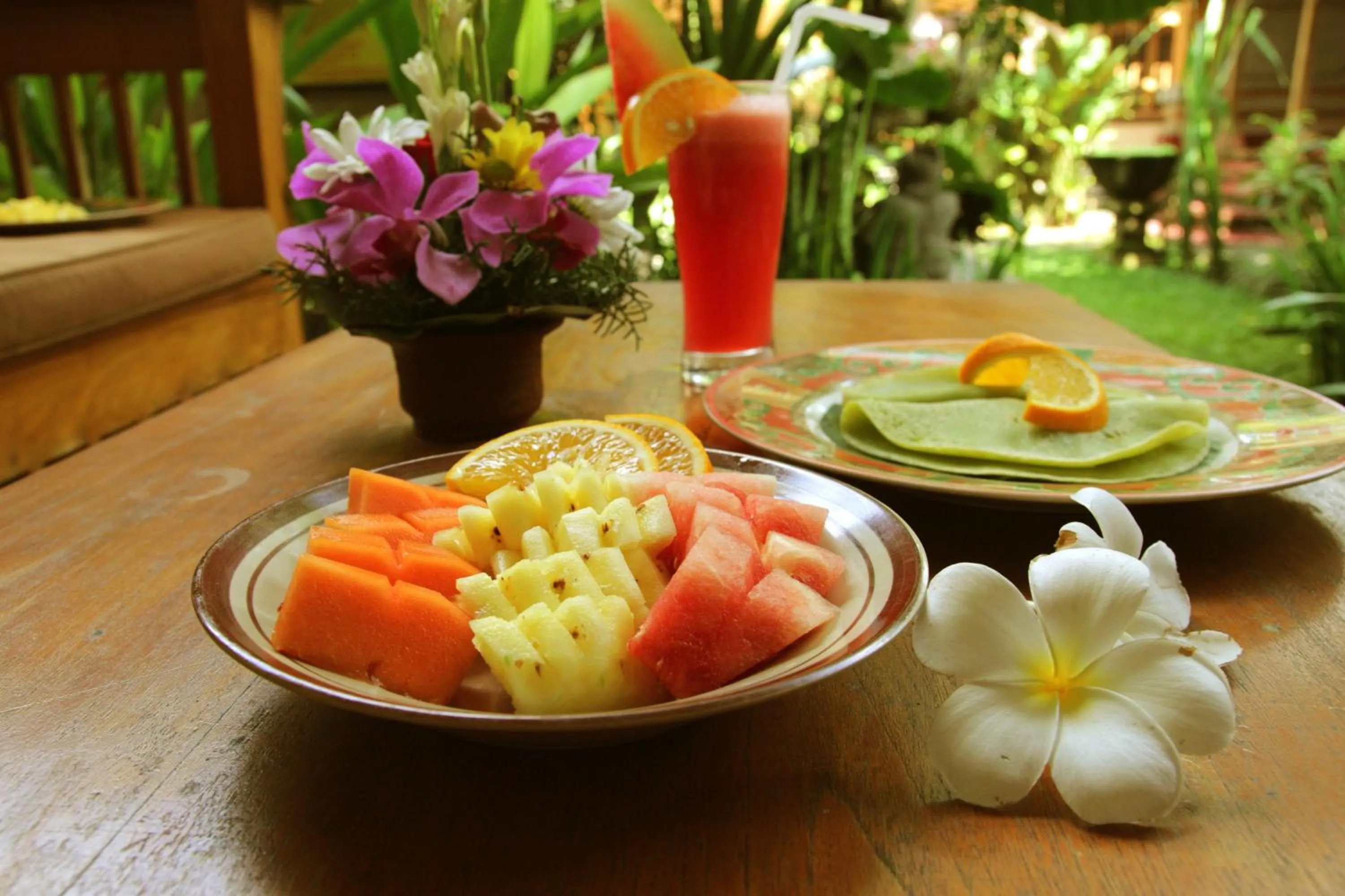 Food and drinks in Suryadina Guest House