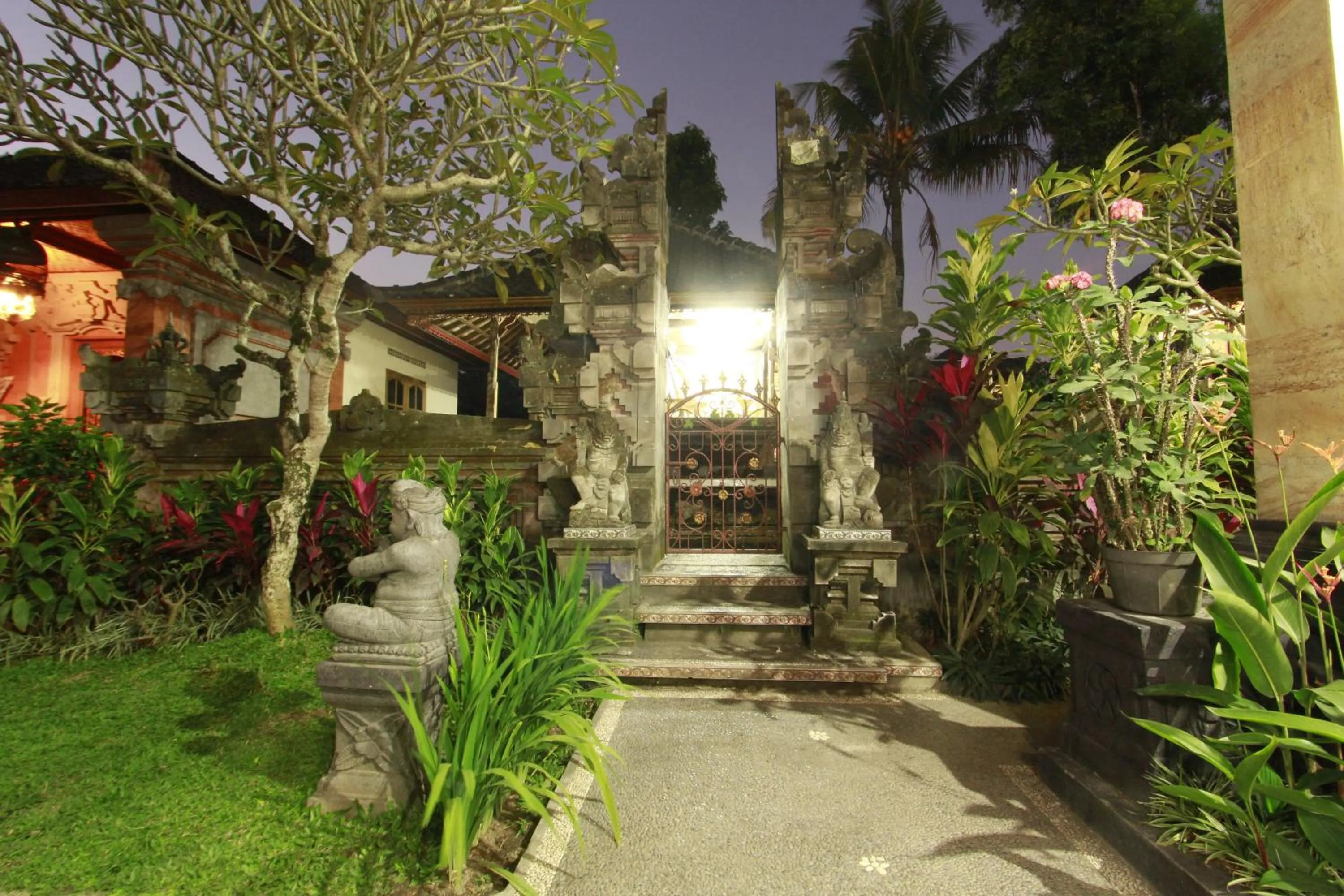 Garden view in Suryadina Guest House