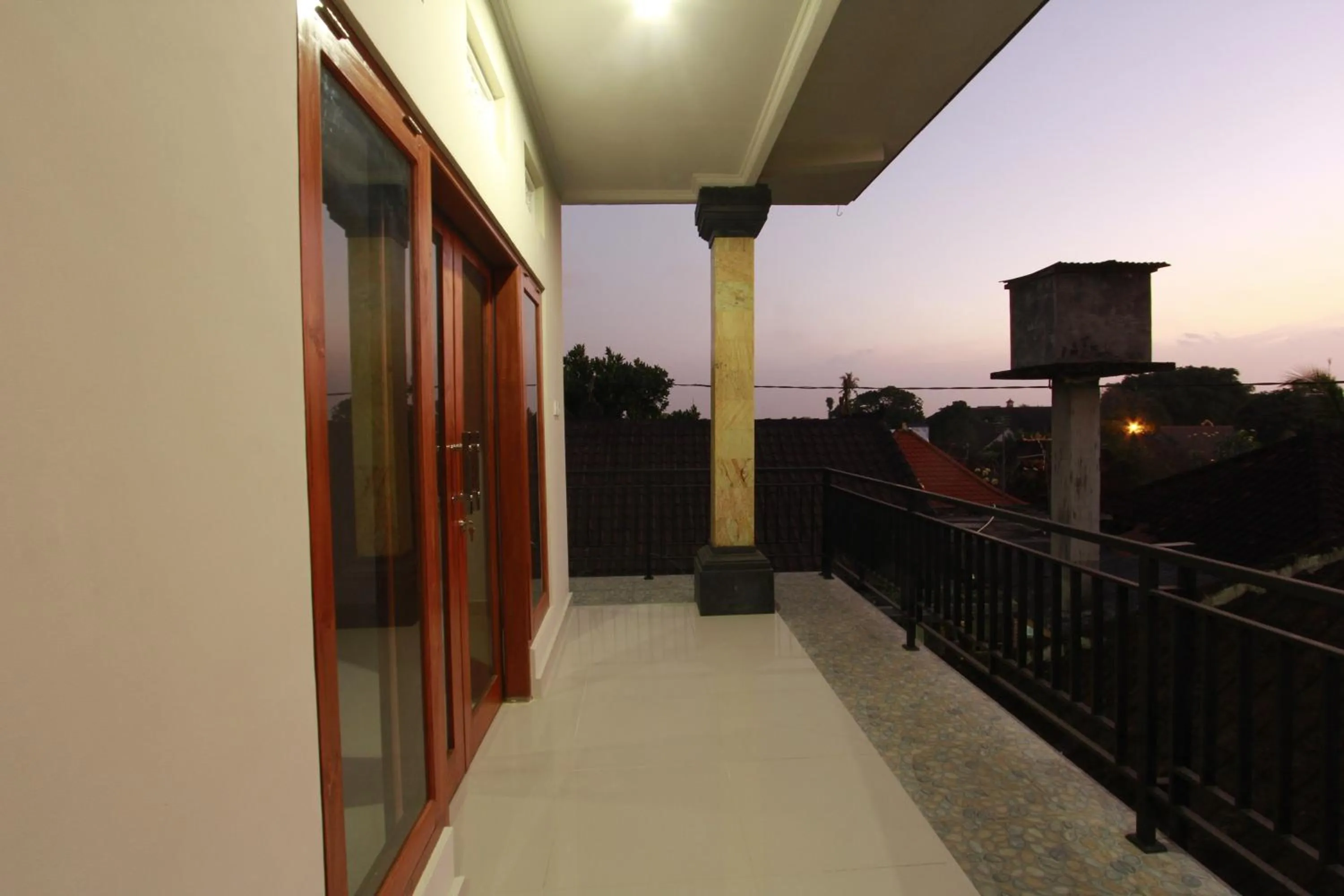 Balcony/Terrace in Suryadina Guest House