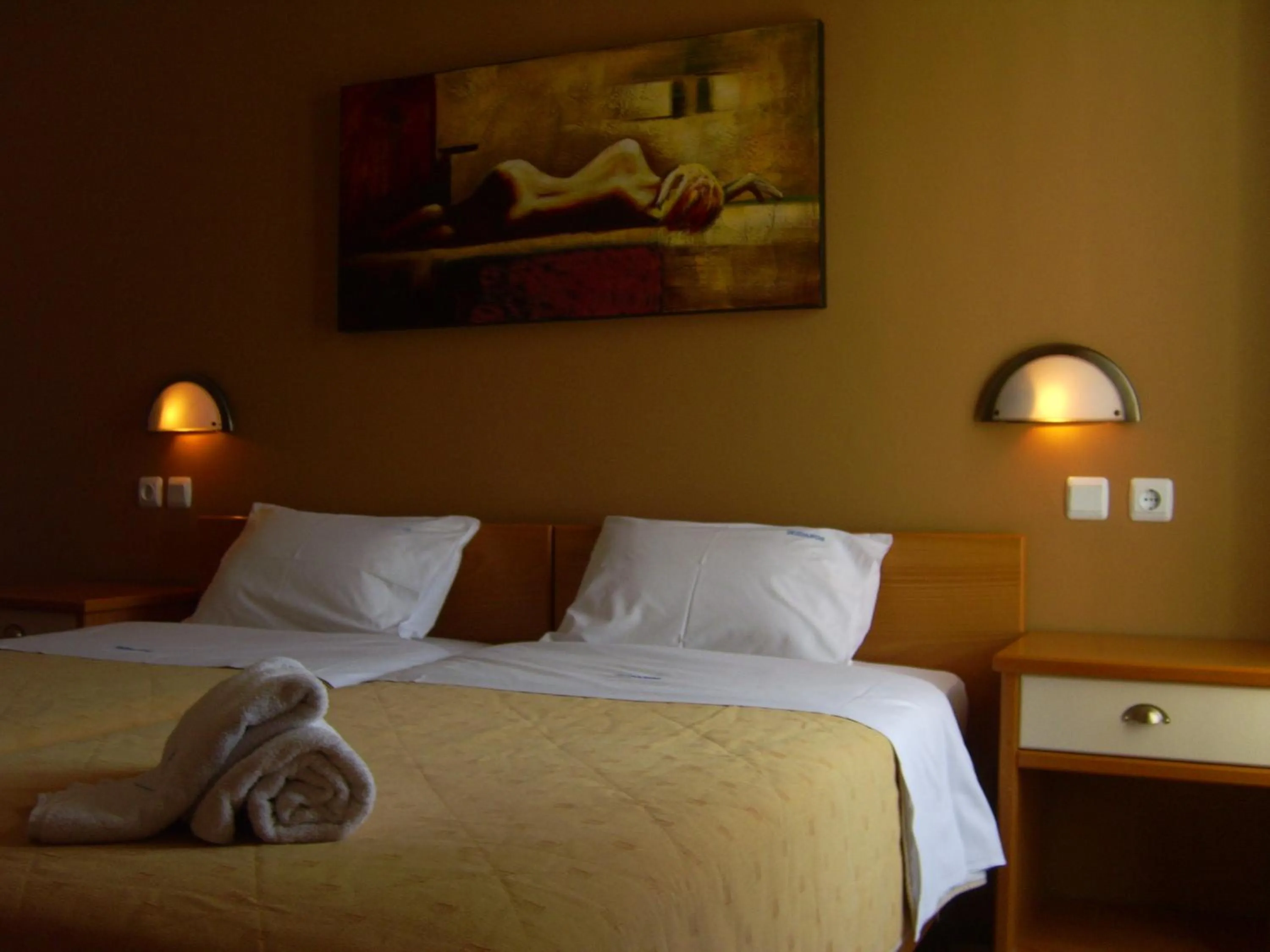 Bedroom, Bed in Iridanos