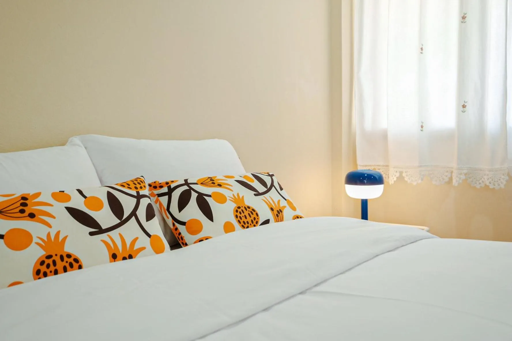 Bed in Thong Poon Apartment Chiang Mai