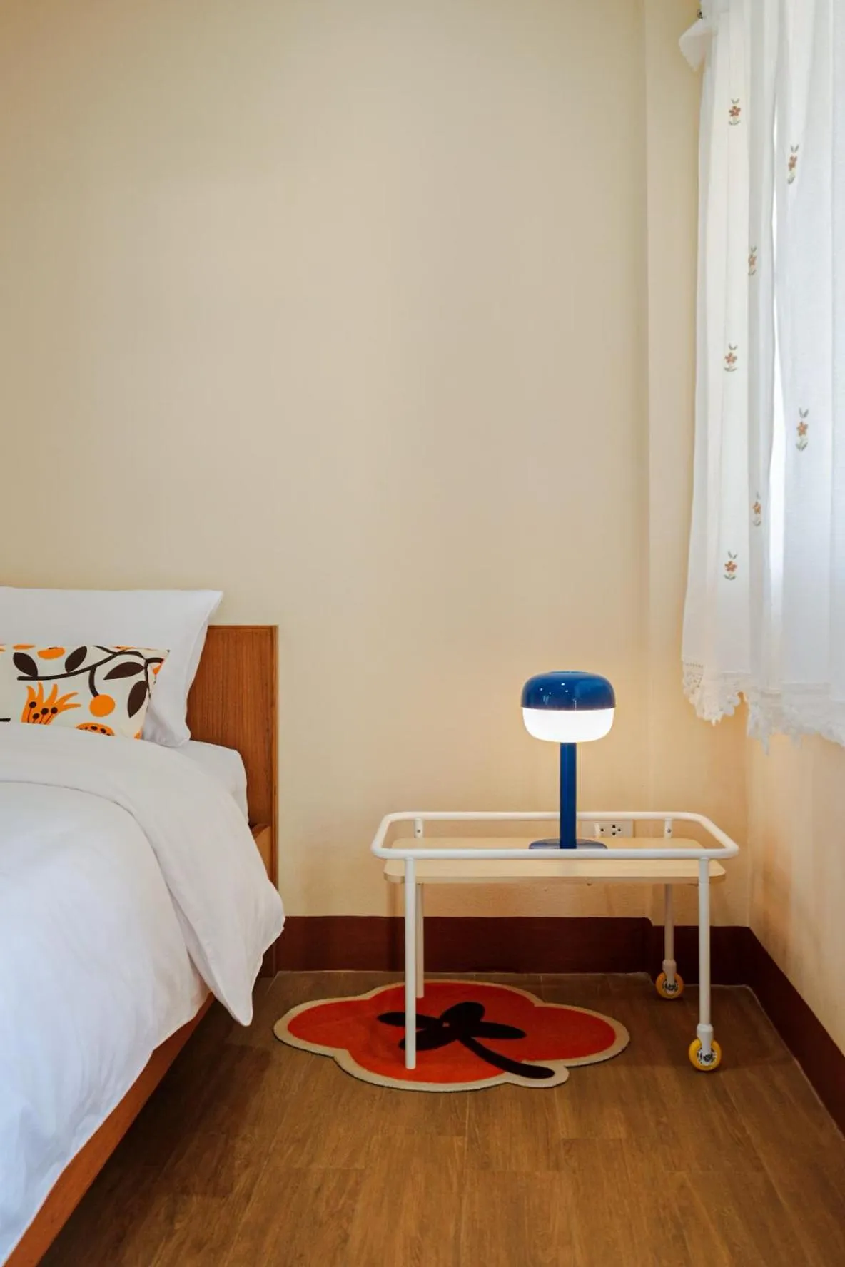 Bed in Thong Poon Apartment Chiang Mai