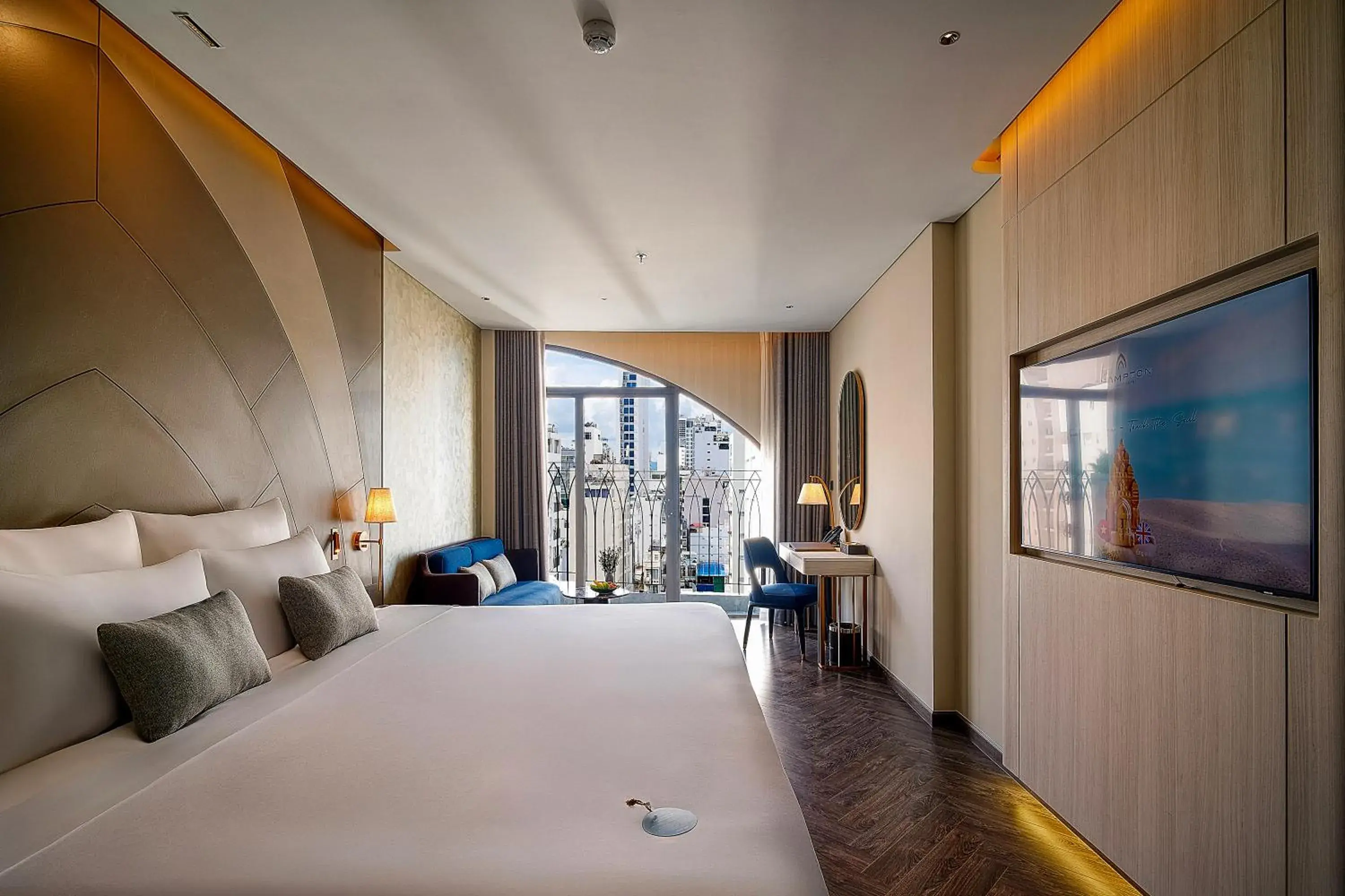 Champa Junior Suite with Bathtub & Partial Sea View in Champton Nha Trang Hotel Champa Junior Suite with Bathtub & Partial Sea View in Champton Nha Trang Hotel