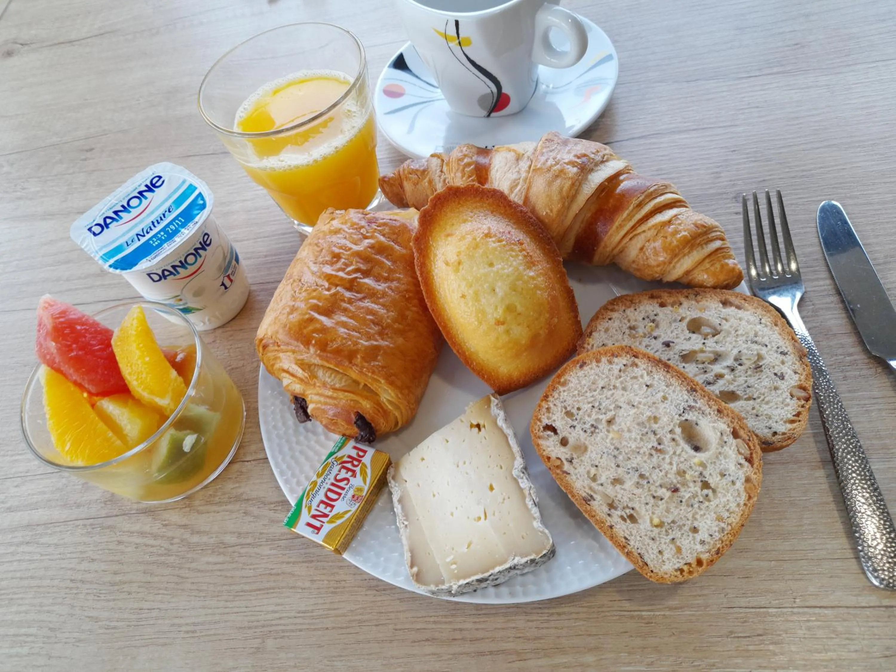 Breakfast in Logis Hotel Restaurant de La Madeleine
