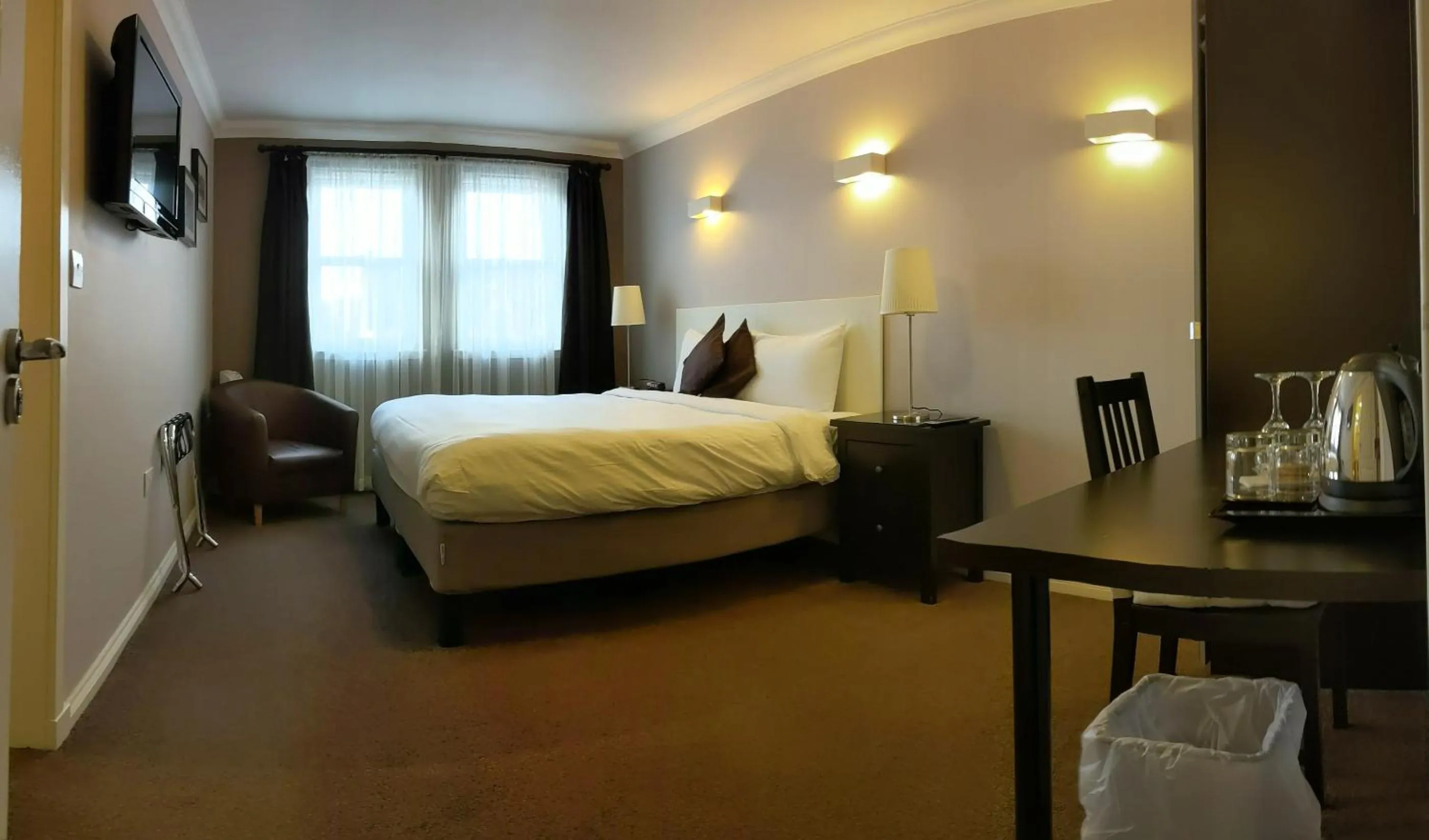 Bed in MacLean Guest House