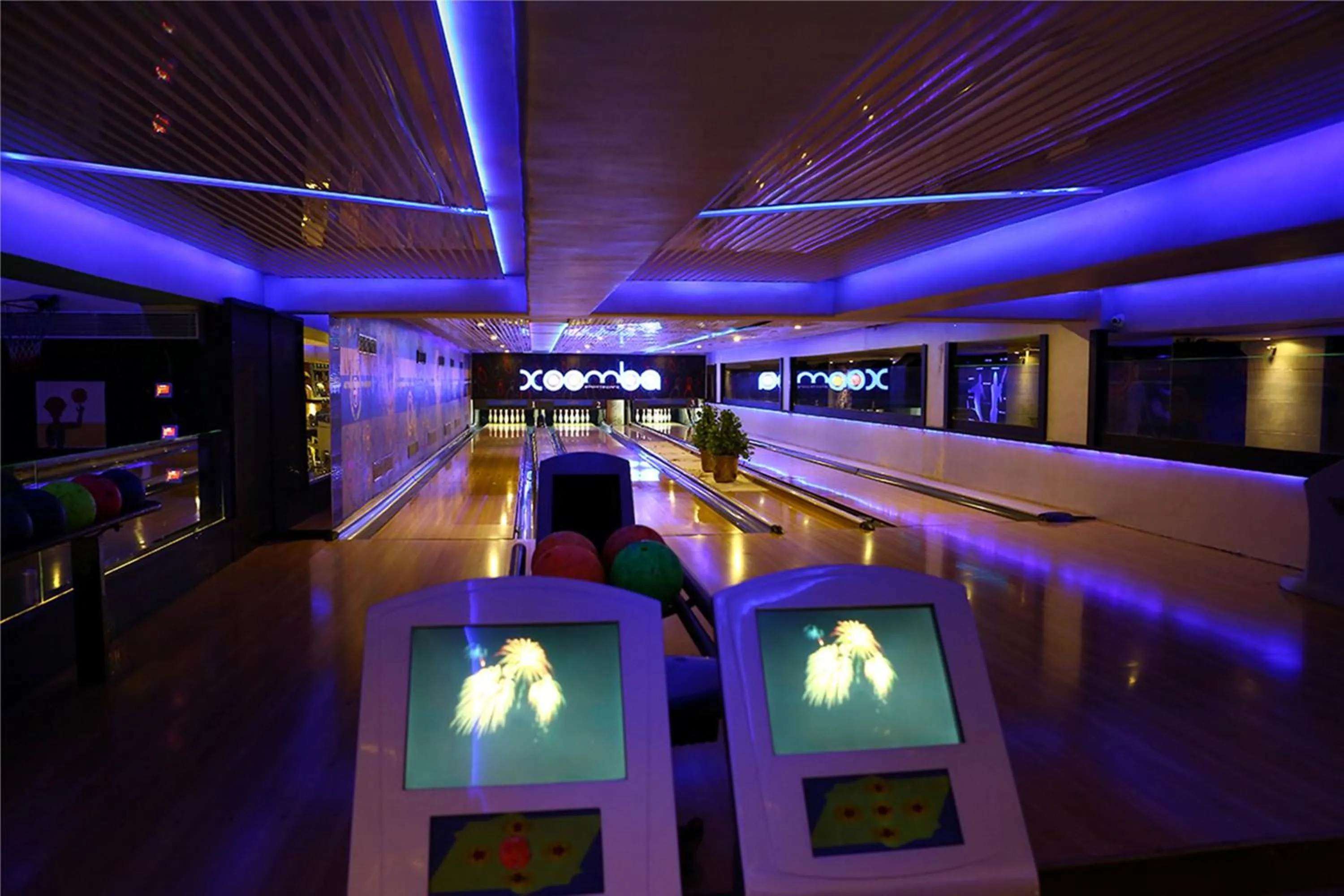 Bowling in The Landmark Towers