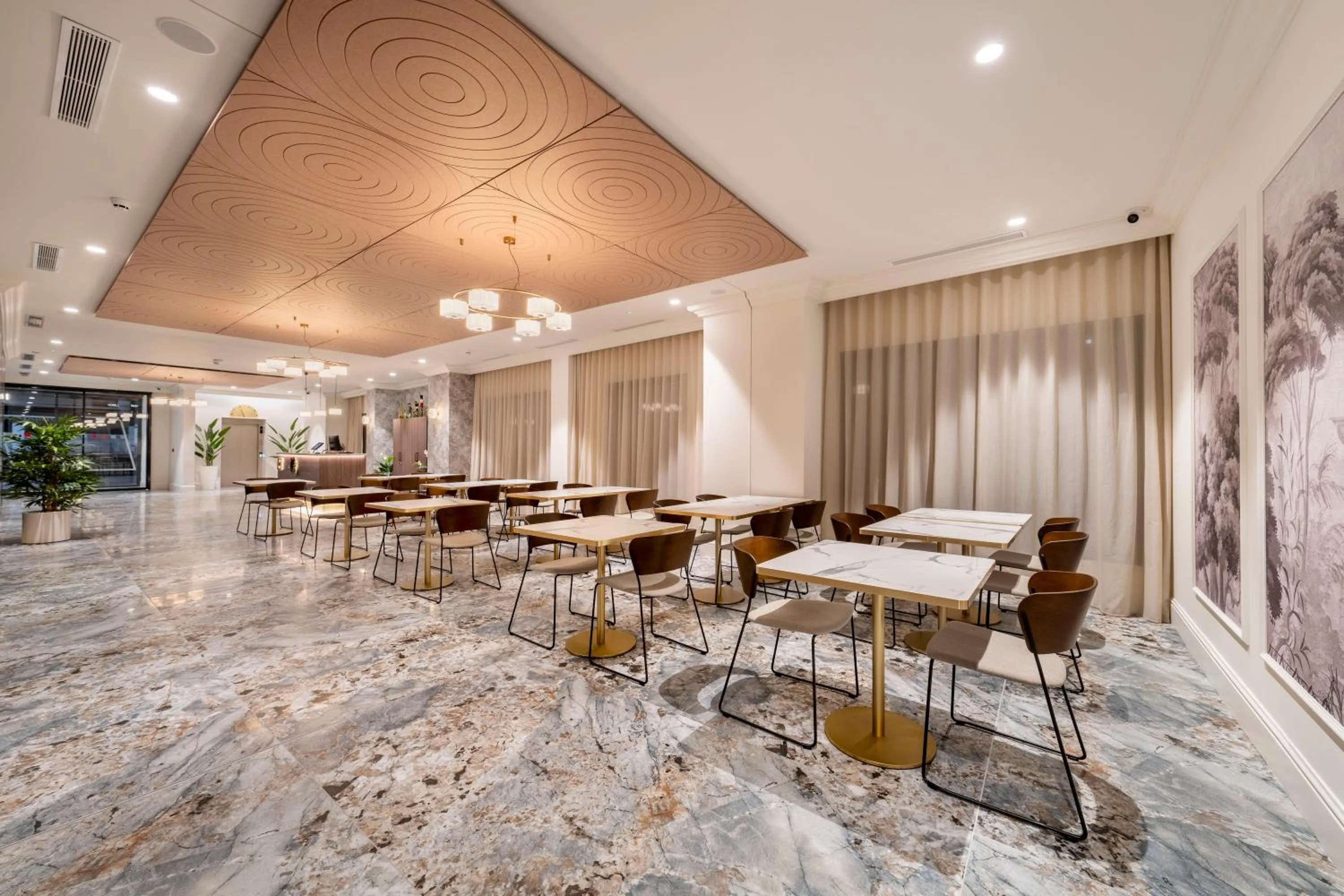 Restaurant/places to eat in ASA Molina Plaza