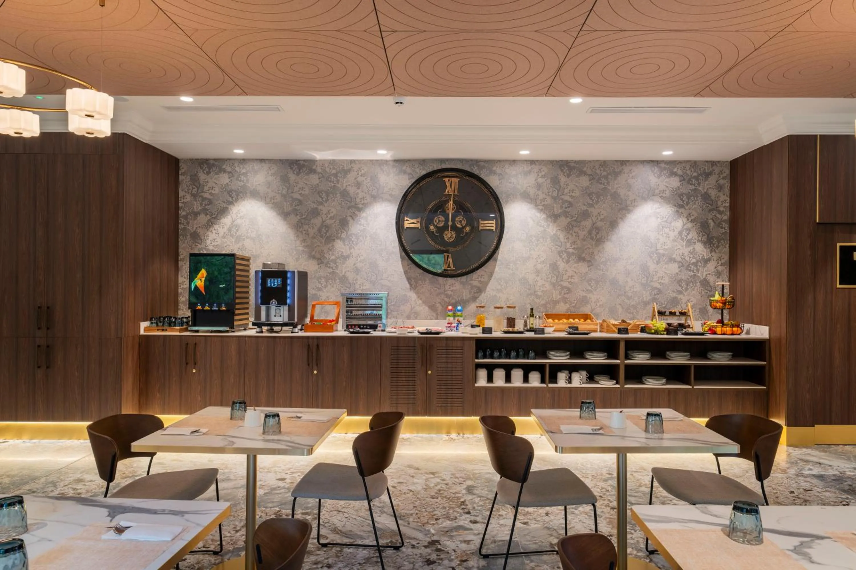 Breakfast in ASA Molina Plaza