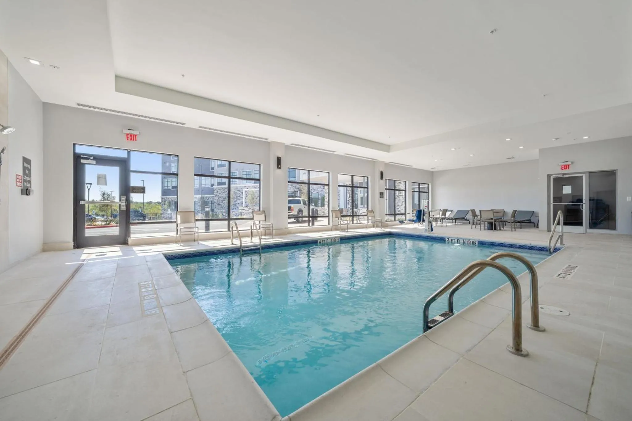 Swimming pool in Homewood Suites By Hilton Austin Airport