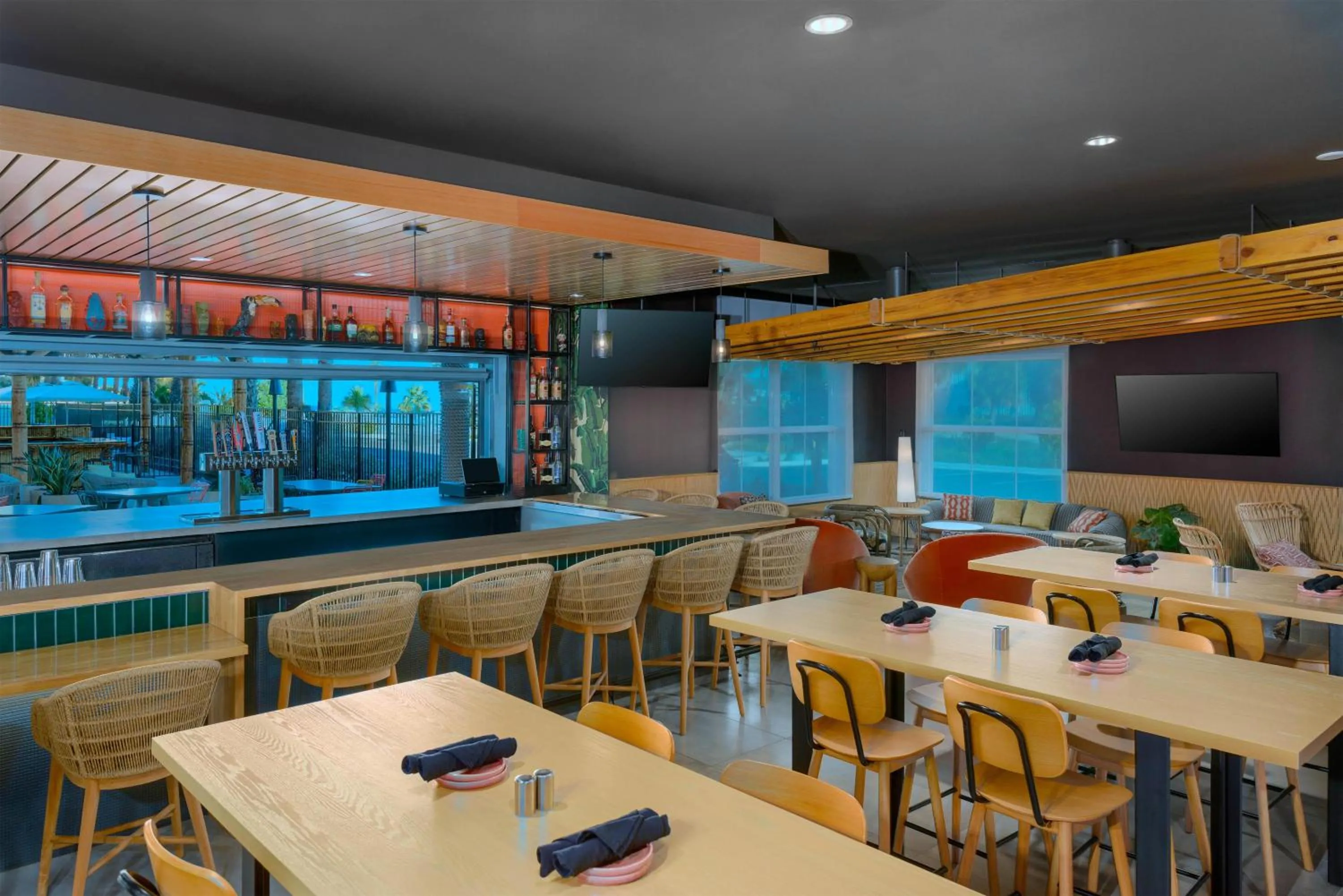 Lounge or bar in Hilton Garden Inn Cape Canaveral Near Cocoa Beach