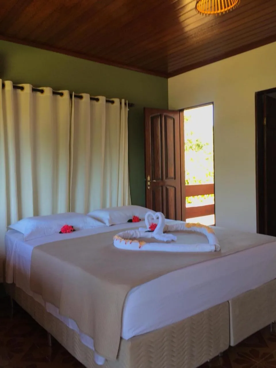 Bedroom, Bed in Pousada Das Roseiras