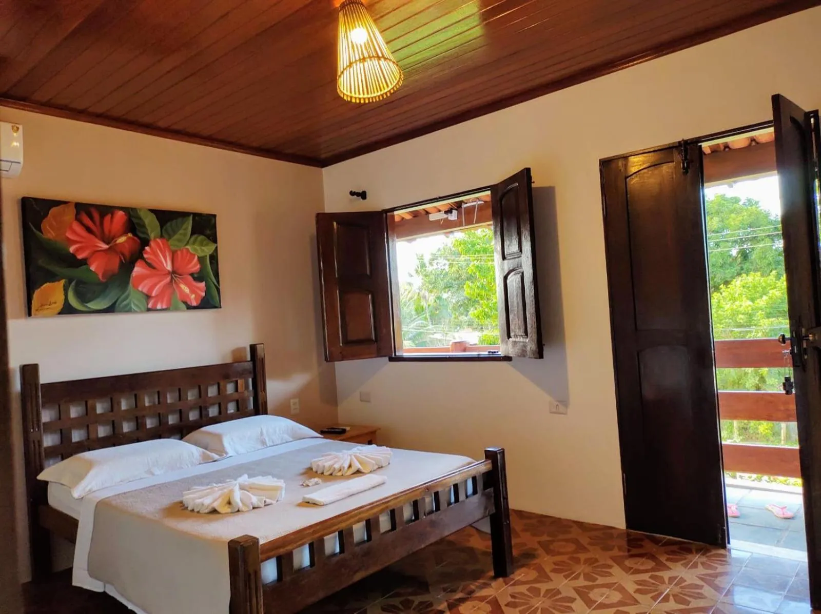 Photo of the whole room, Bed in Pousada Das Roseiras