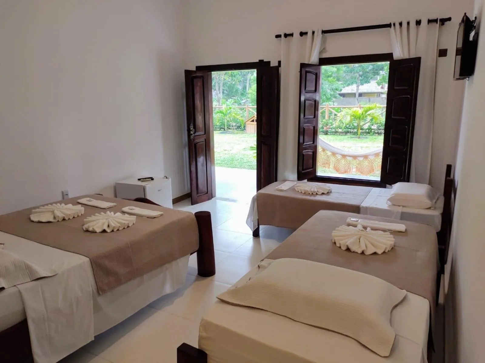 Photo of the whole room, Bed in Pousada Das Roseiras