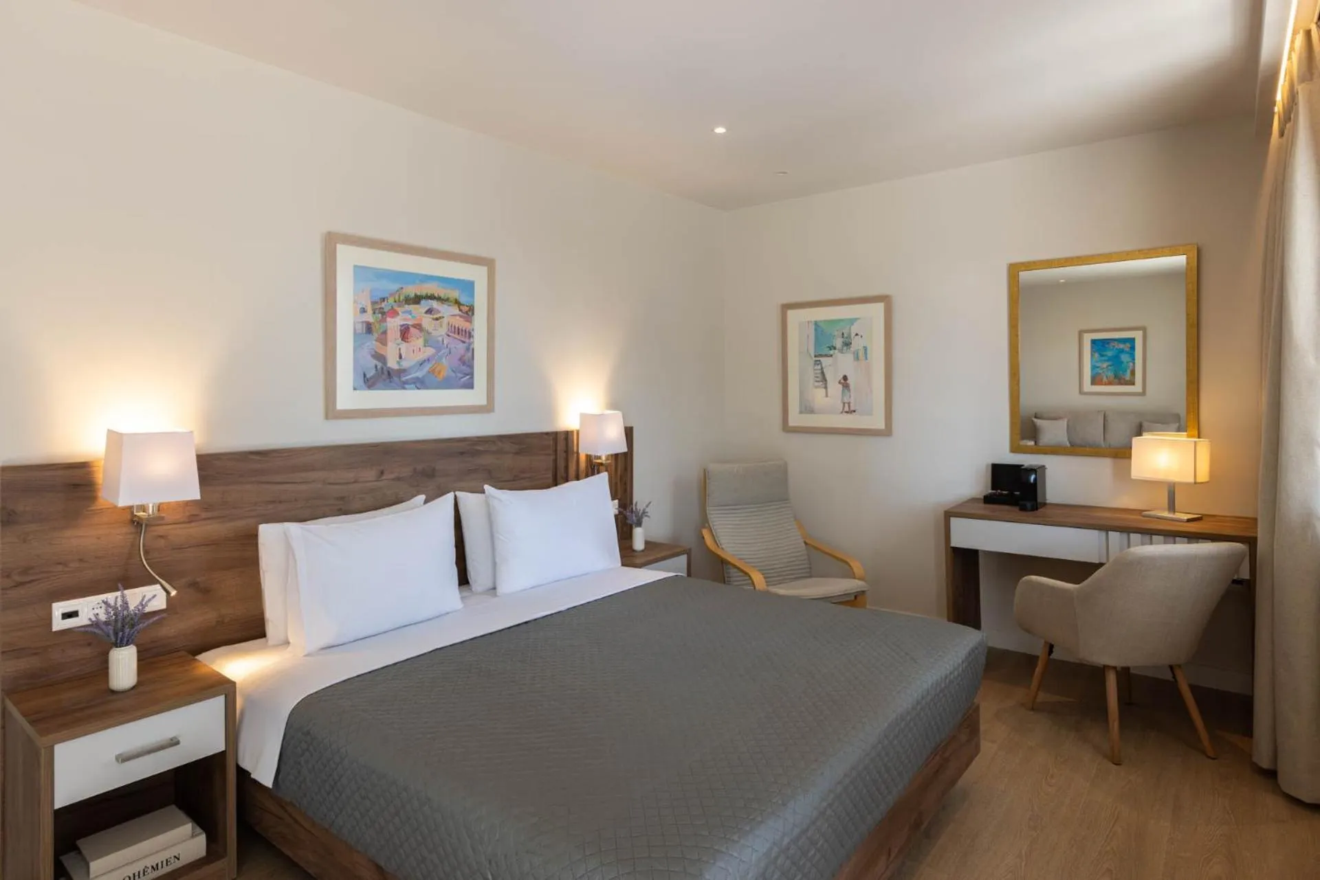 Bed in Port Tower Piraeus