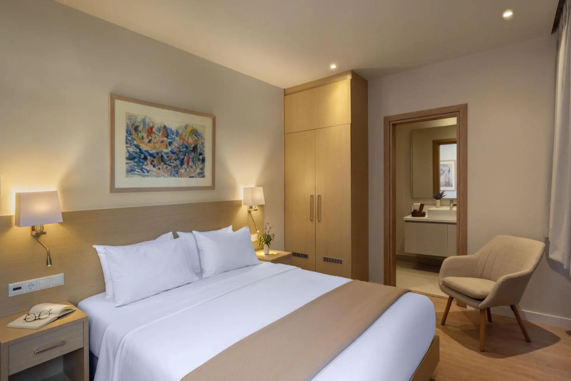 Bed in Port Tower Piraeus