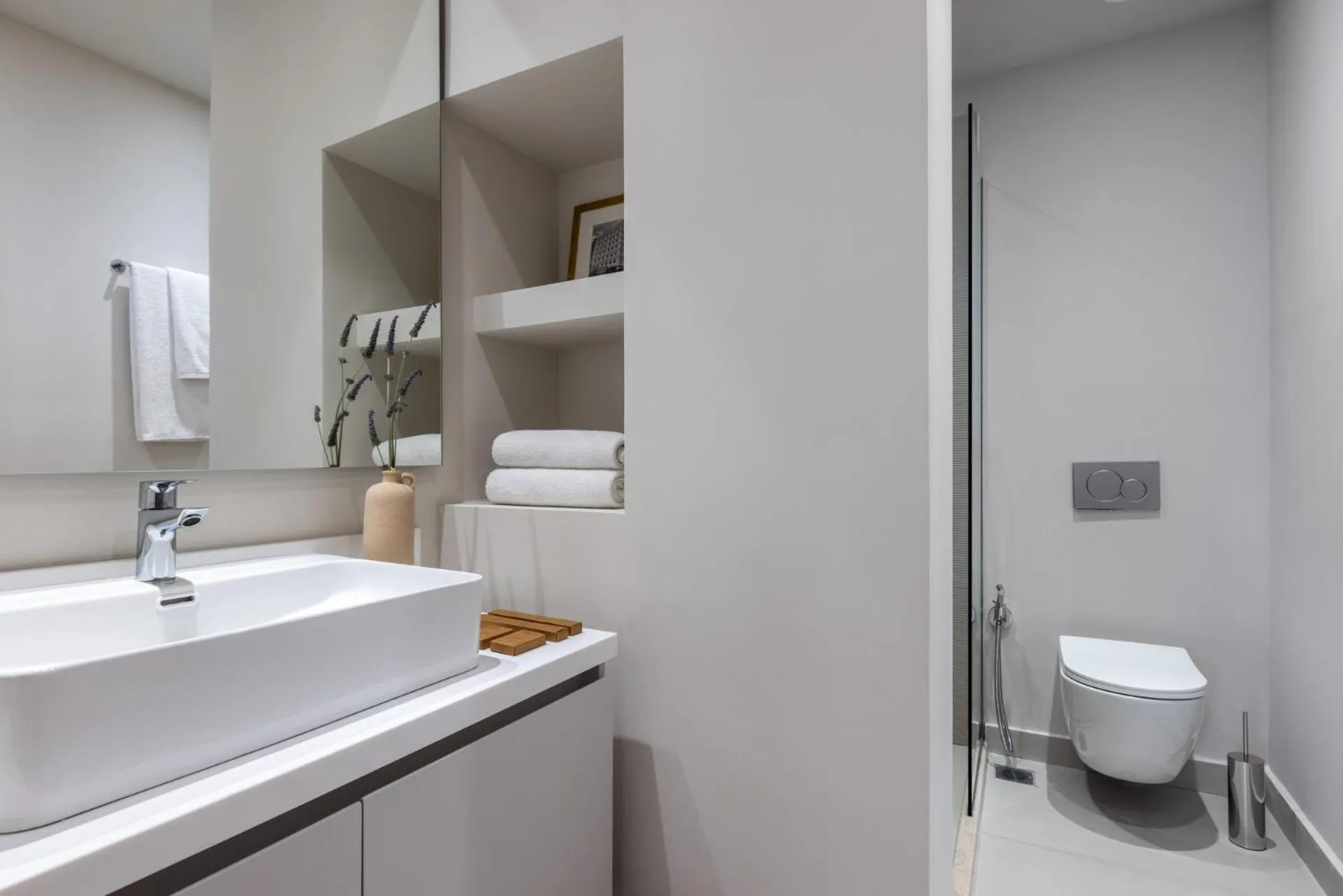 Bathroom in Port Tower Piraeus