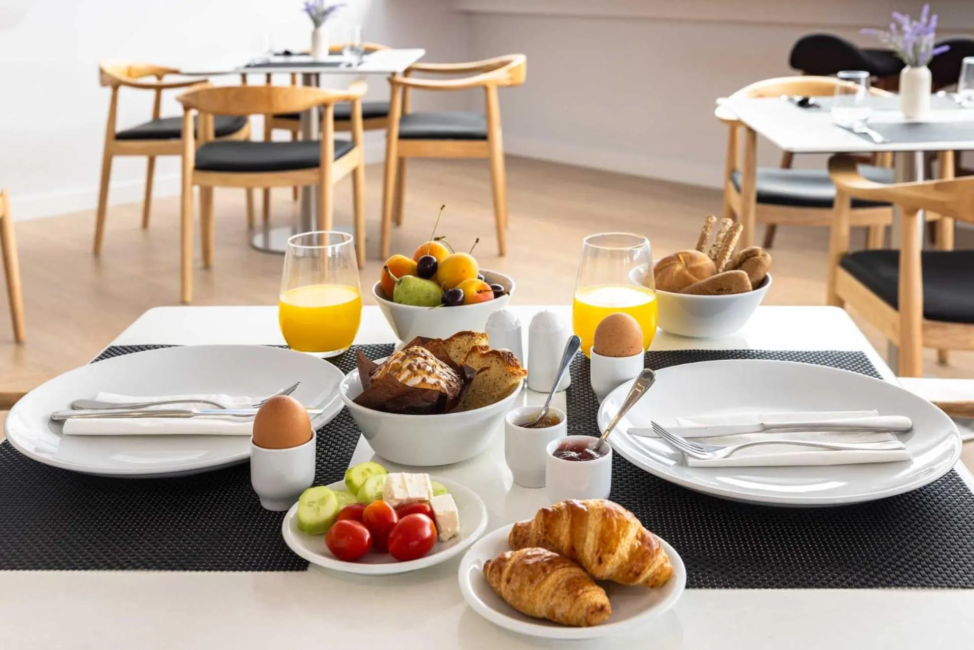 Breakfast in Port Tower Piraeus