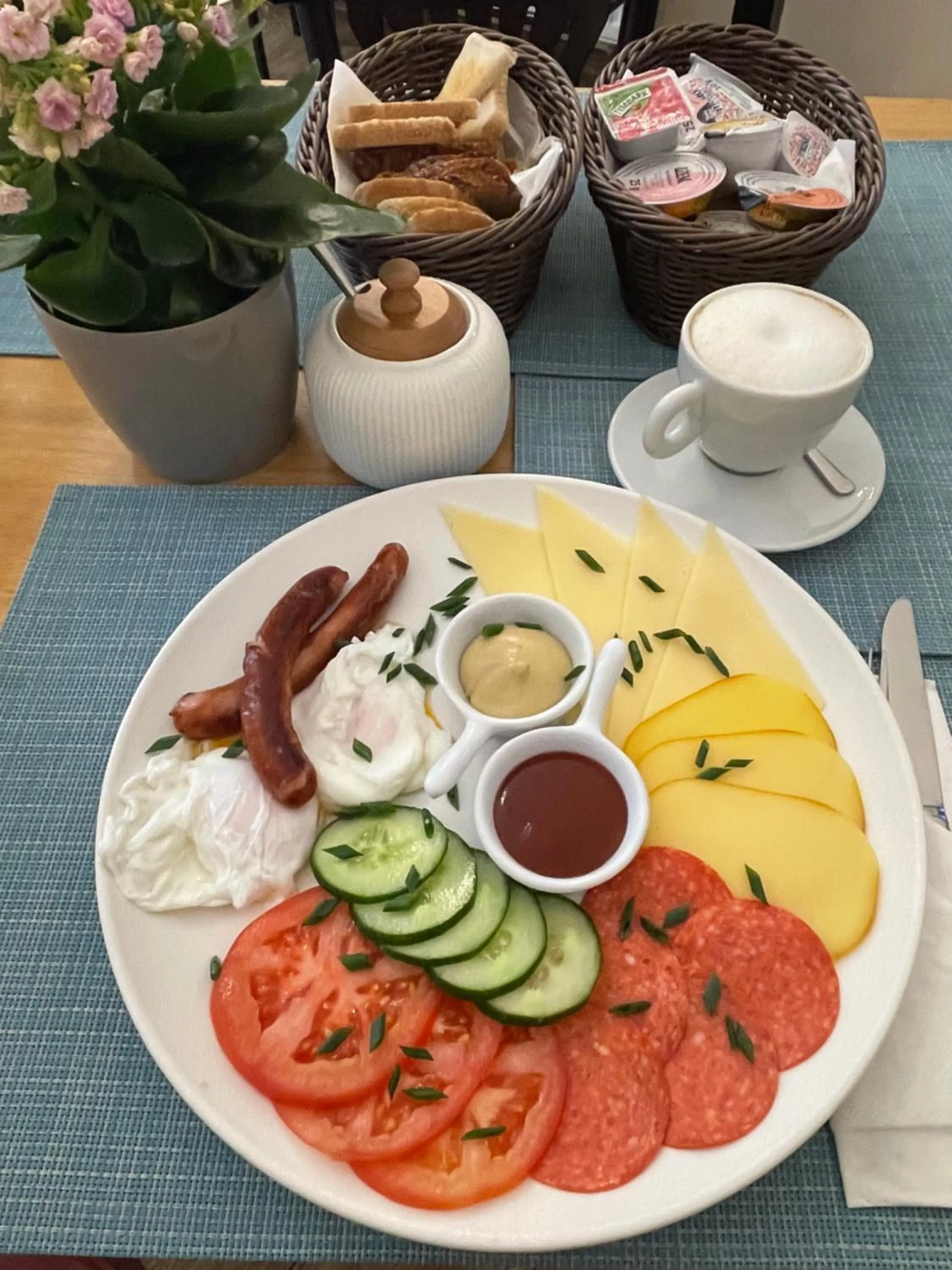 Breakfast in Apartments Roman