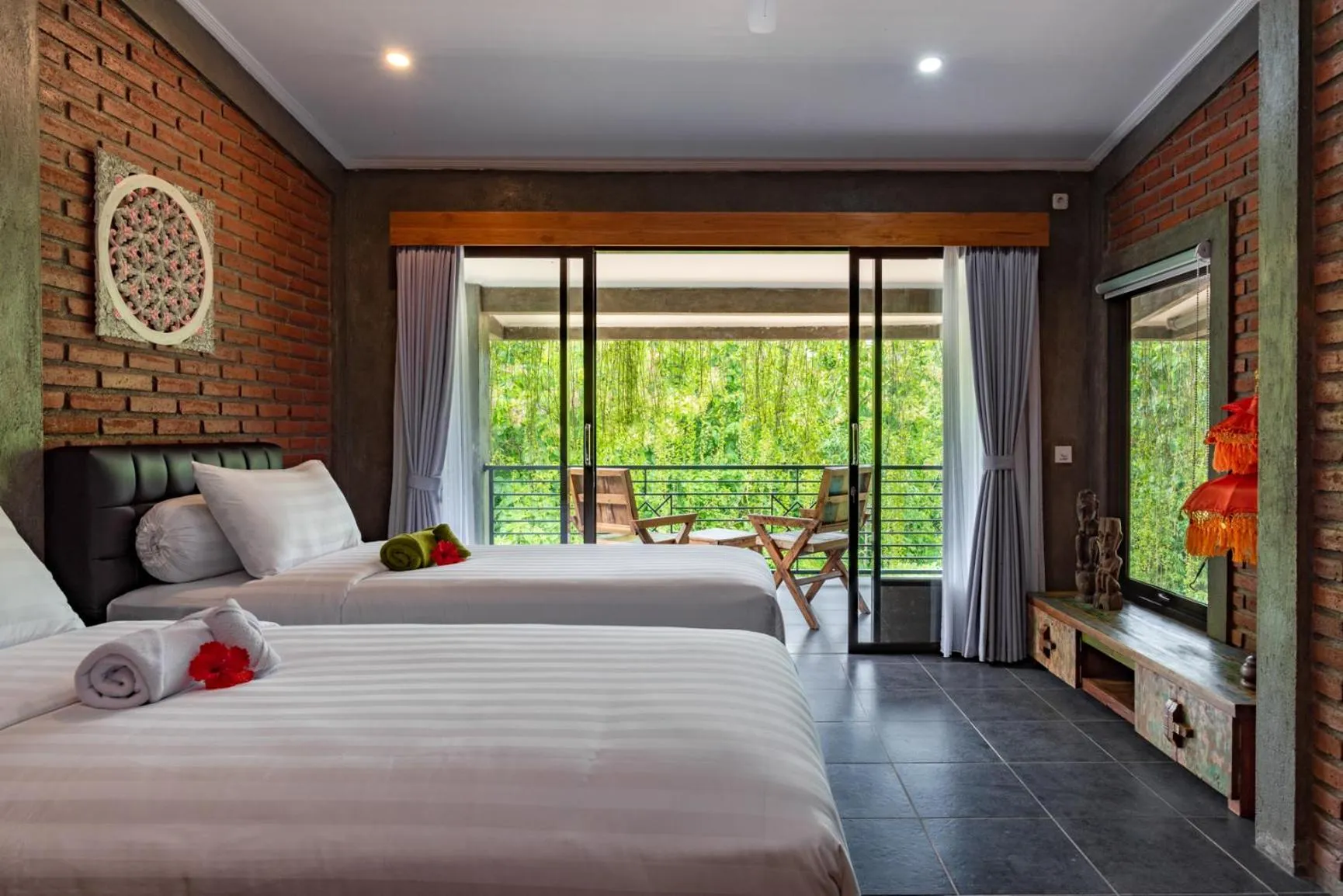 Photo of the whole room, Bed in Alamanda Lovina Resort