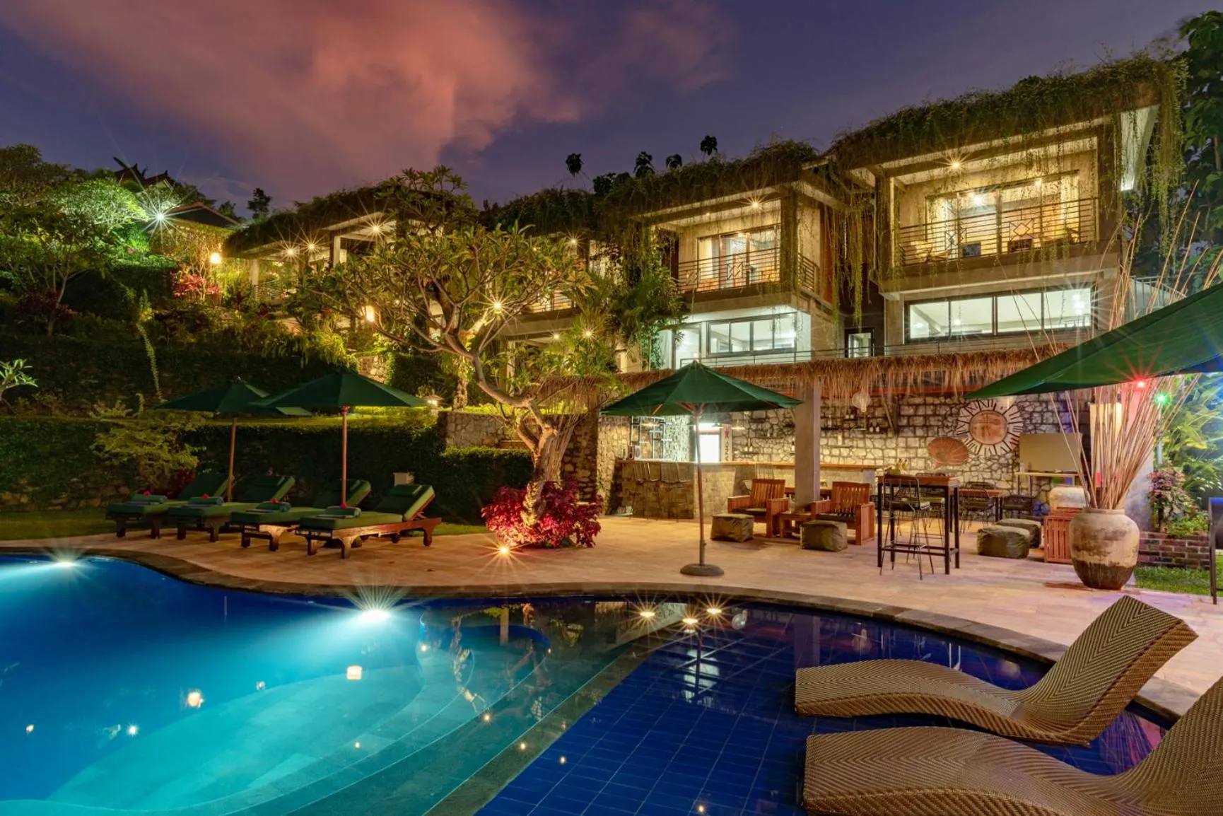 Restaurant/places to eat in Alamanda Lovina Resort