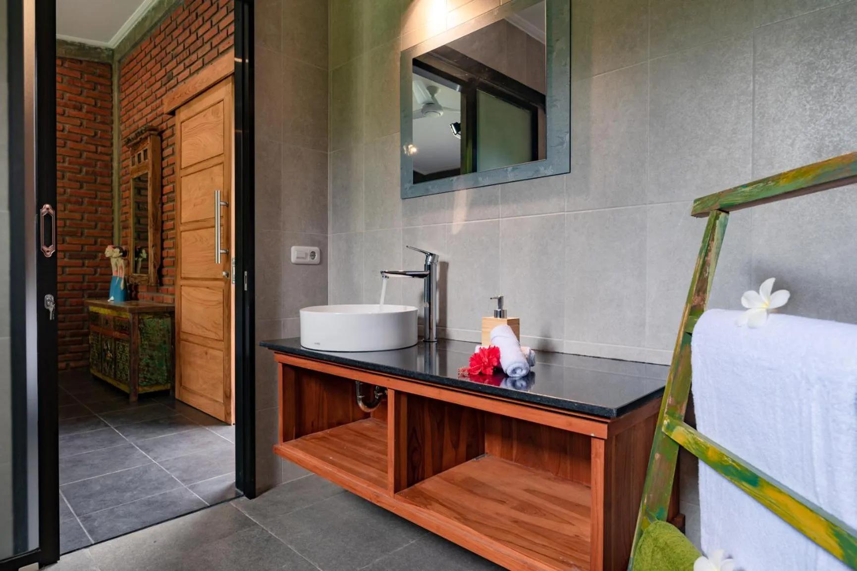 Bathroom, Bed in Alamanda Lovina Resort