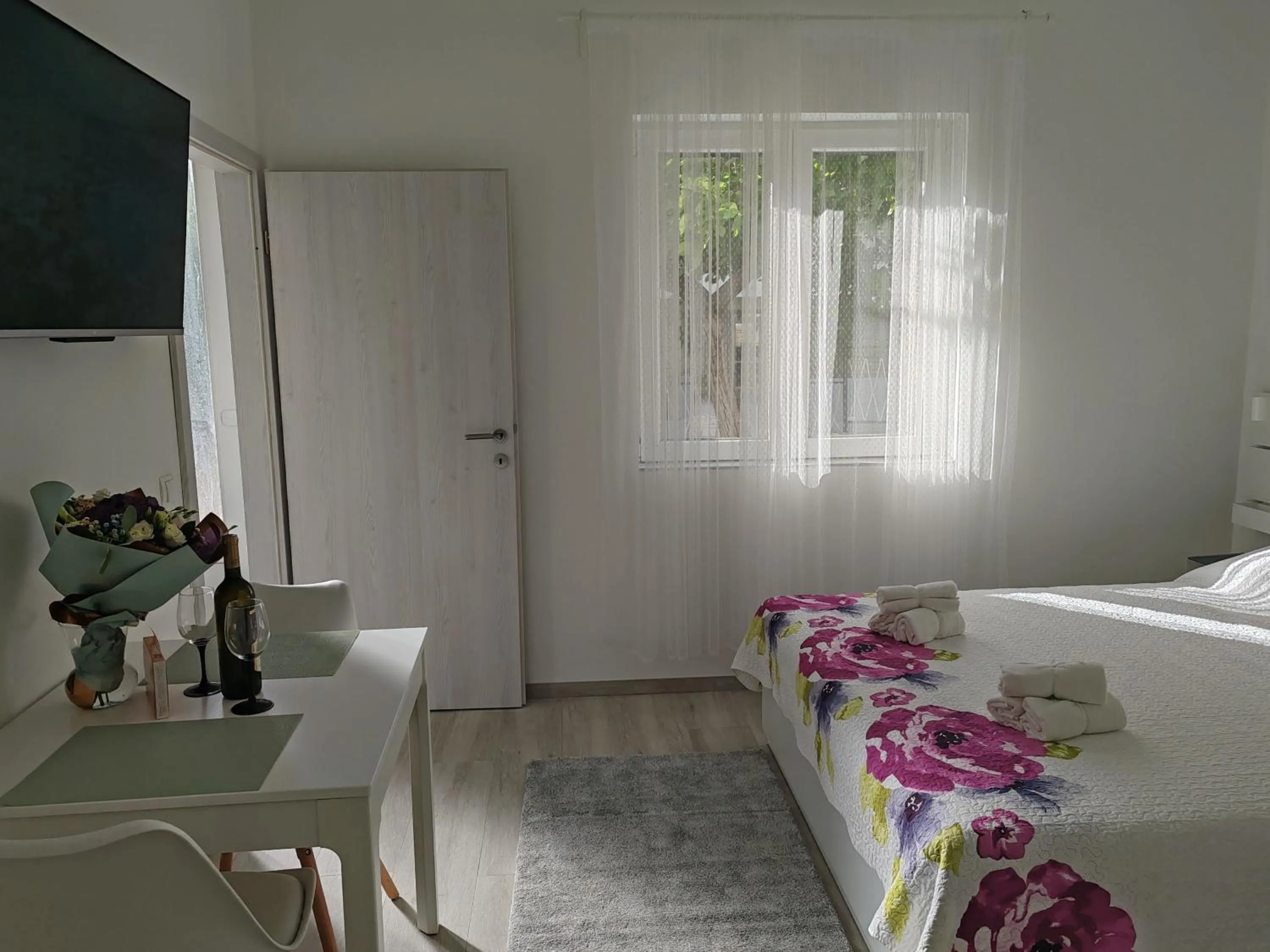 TV and multimedia, Bed in Studio Dominik