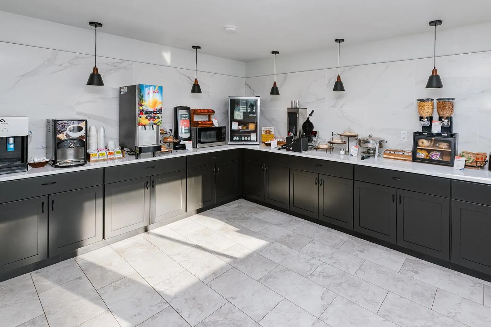 Coffee/tea facilities in Hotel Pommier Chariton