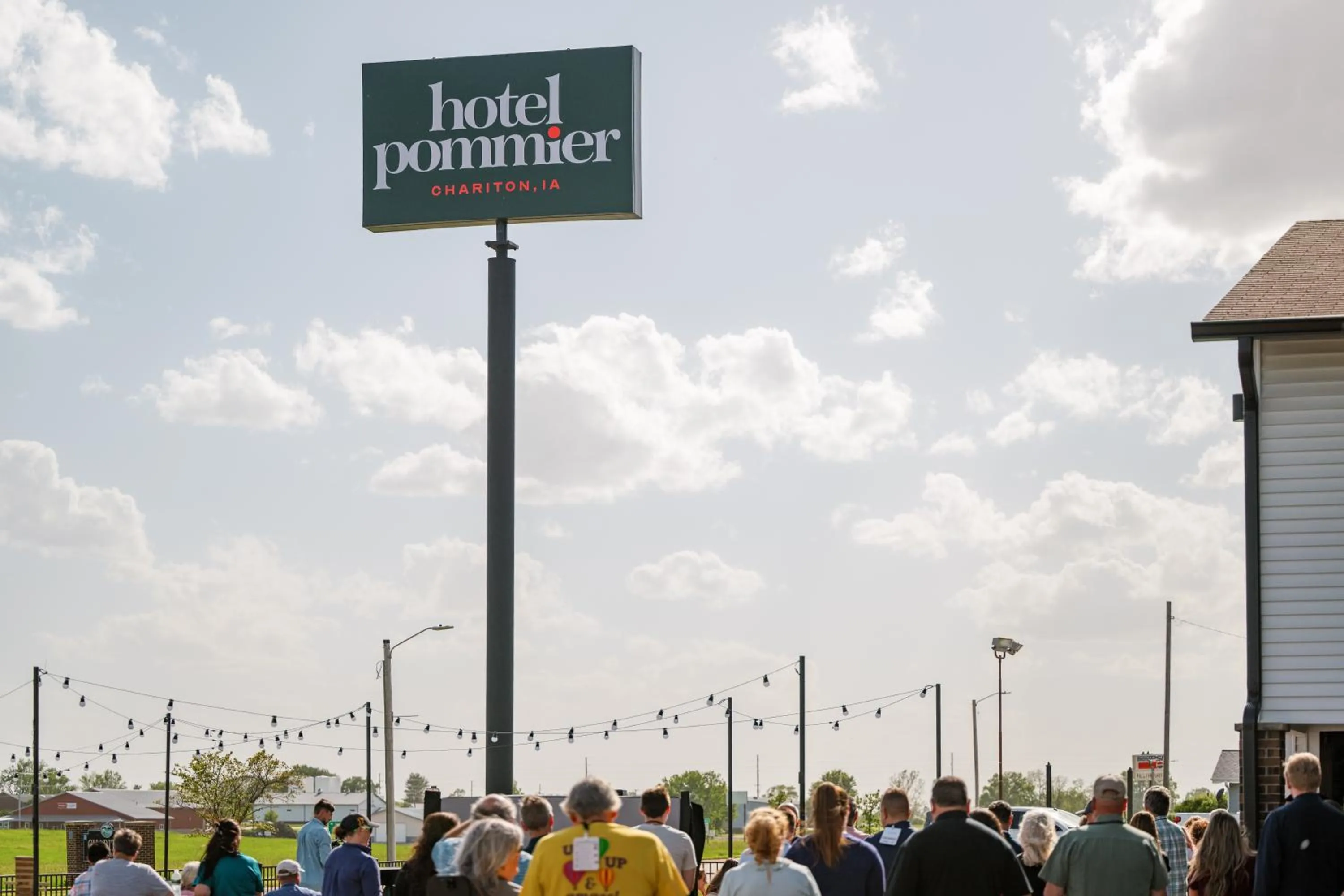 Property building in Hotel Pommier Chariton