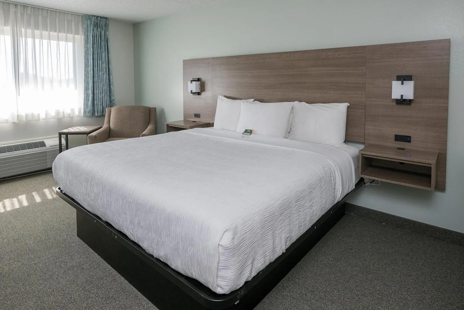 Photo of the whole room, Bed in Hotel Pommier Chariton